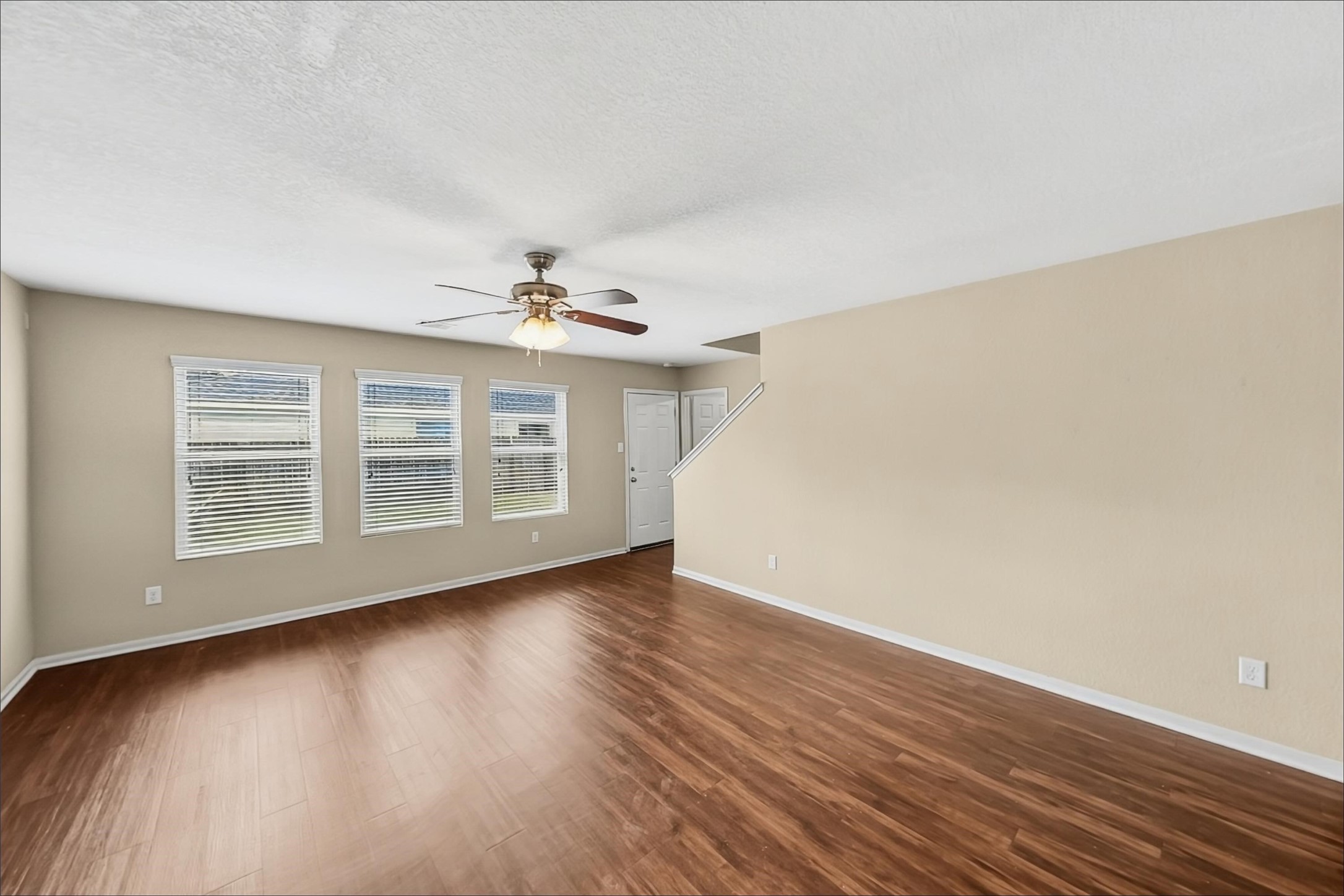 9928 Grebe Drive Property Photo 6