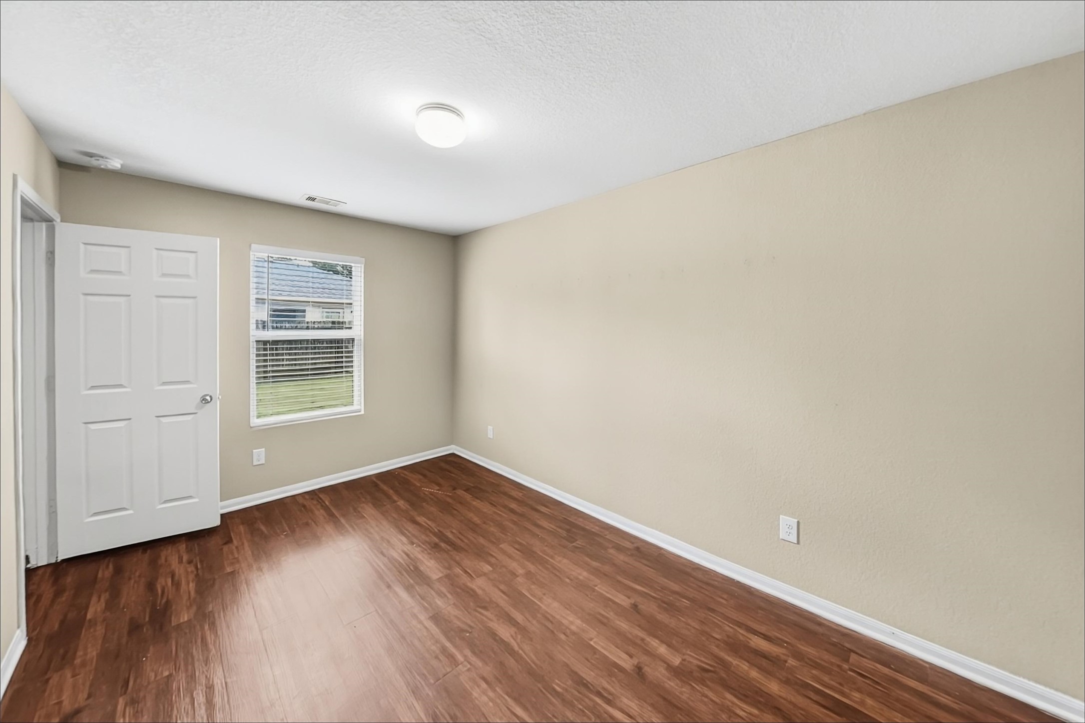 9928 Grebe Drive Property Photo 8
