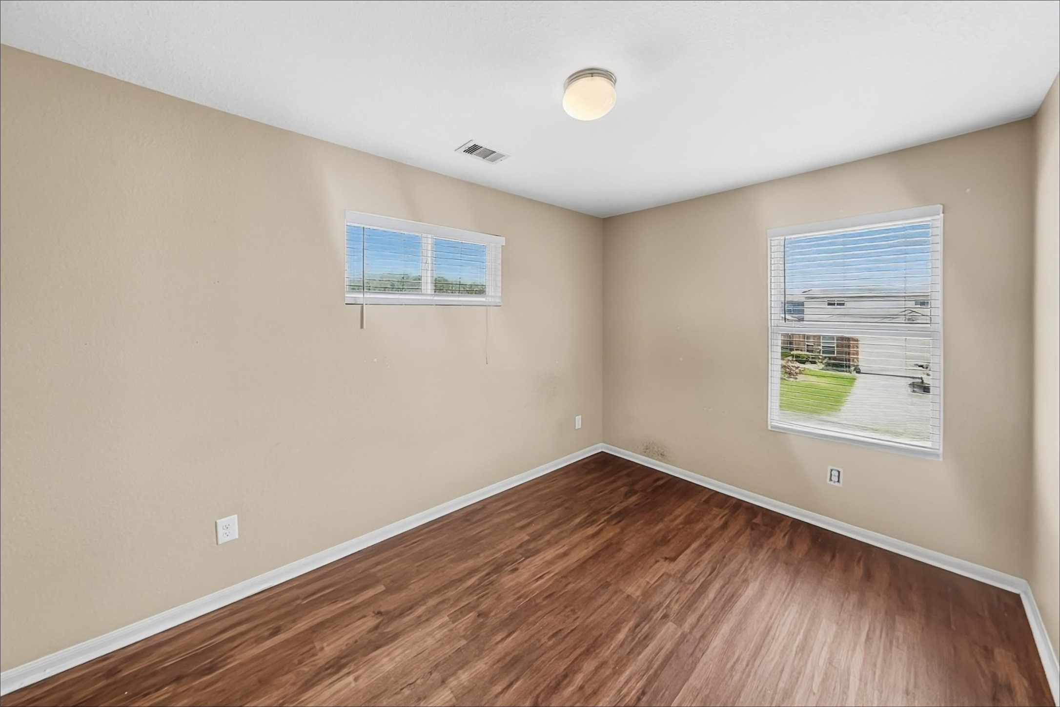9928 Grebe Drive Property Photo 15