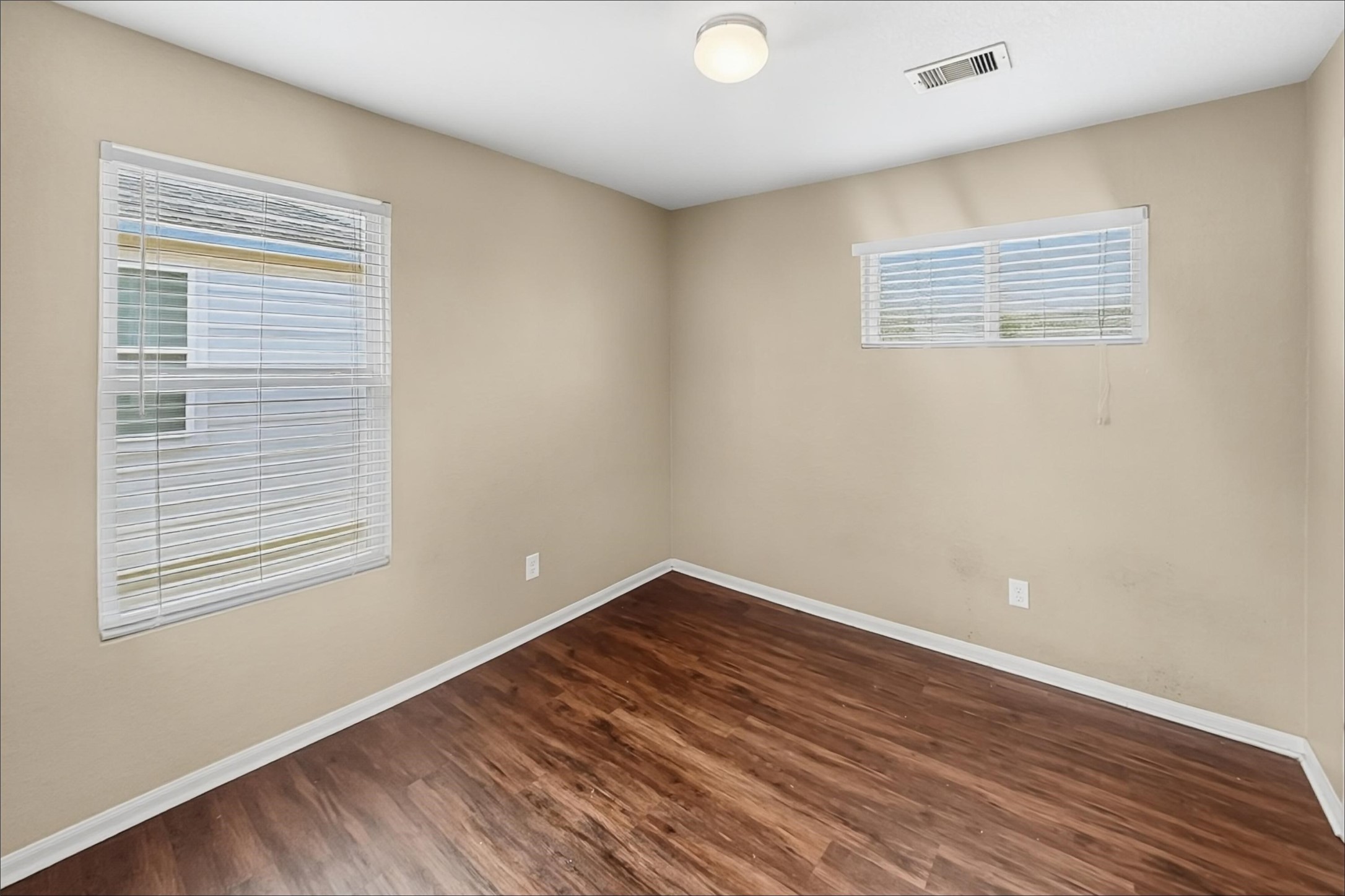 9928 Grebe Drive Property Photo 17