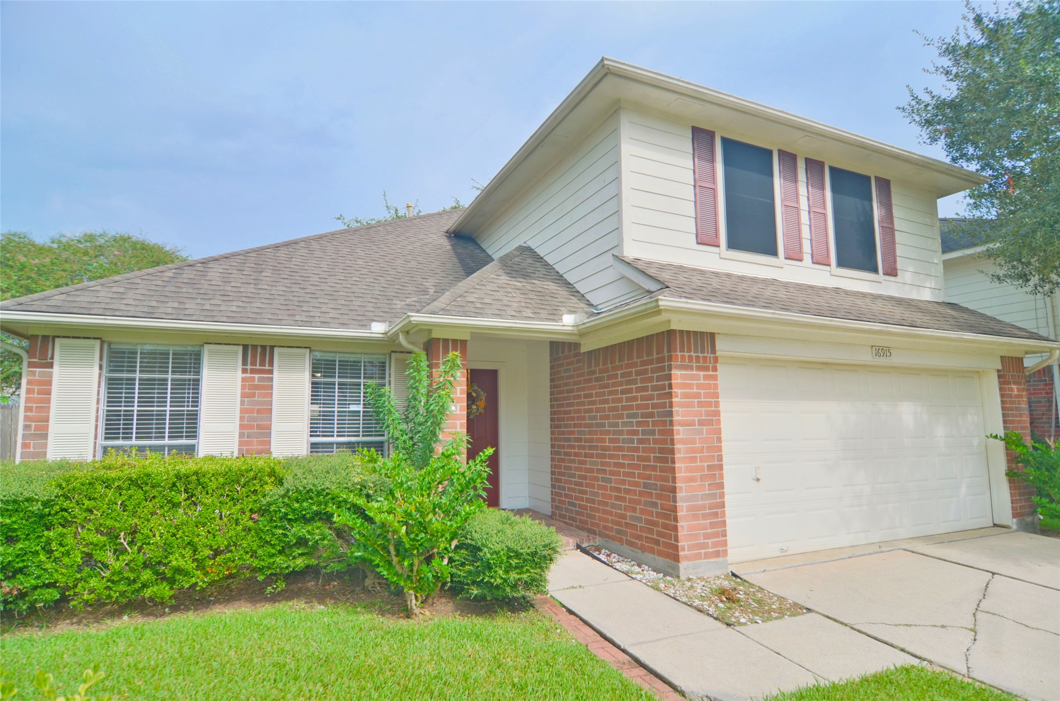 16915 Lighthouse View Drive Property Photo 3