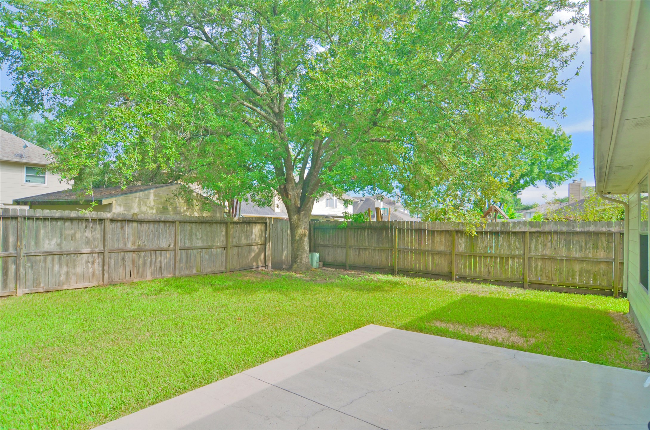 16915 Lighthouse View Drive Property Photo 6
