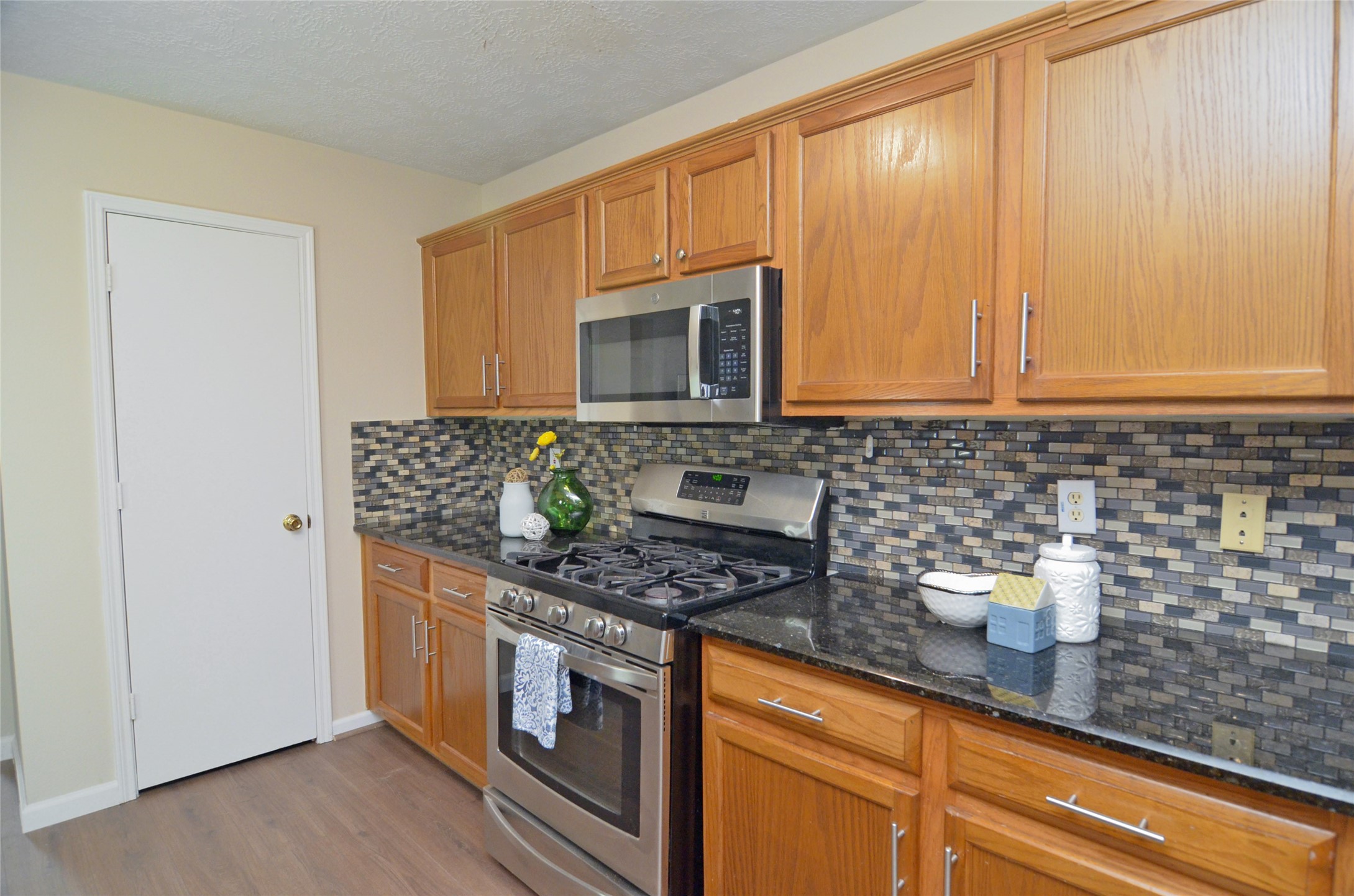 16915 Lighthouse View Drive Property Photo 9