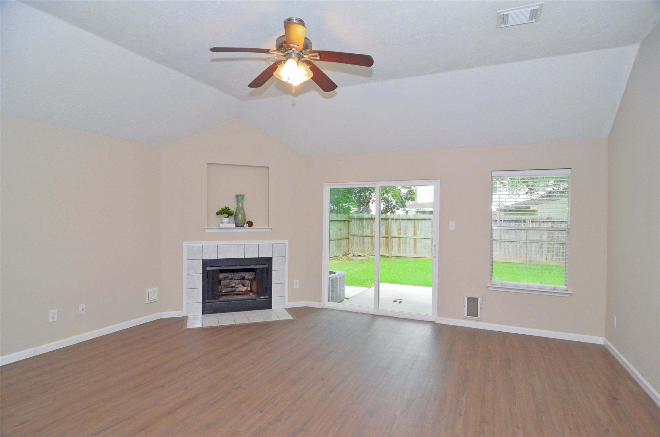 16915 Lighthouse View Drive Property Photo 12