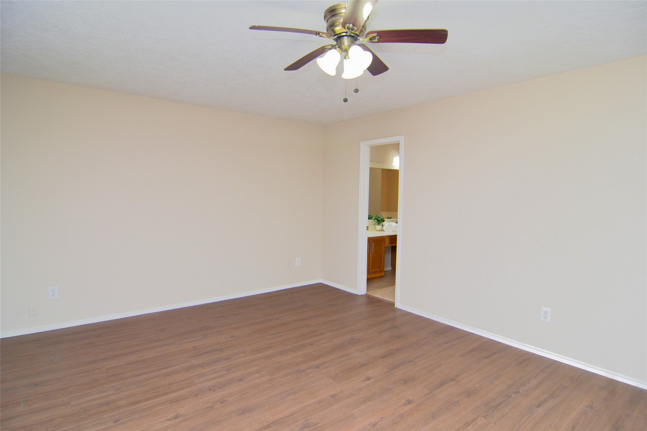 16915 Lighthouse View Drive Property Photo 17
