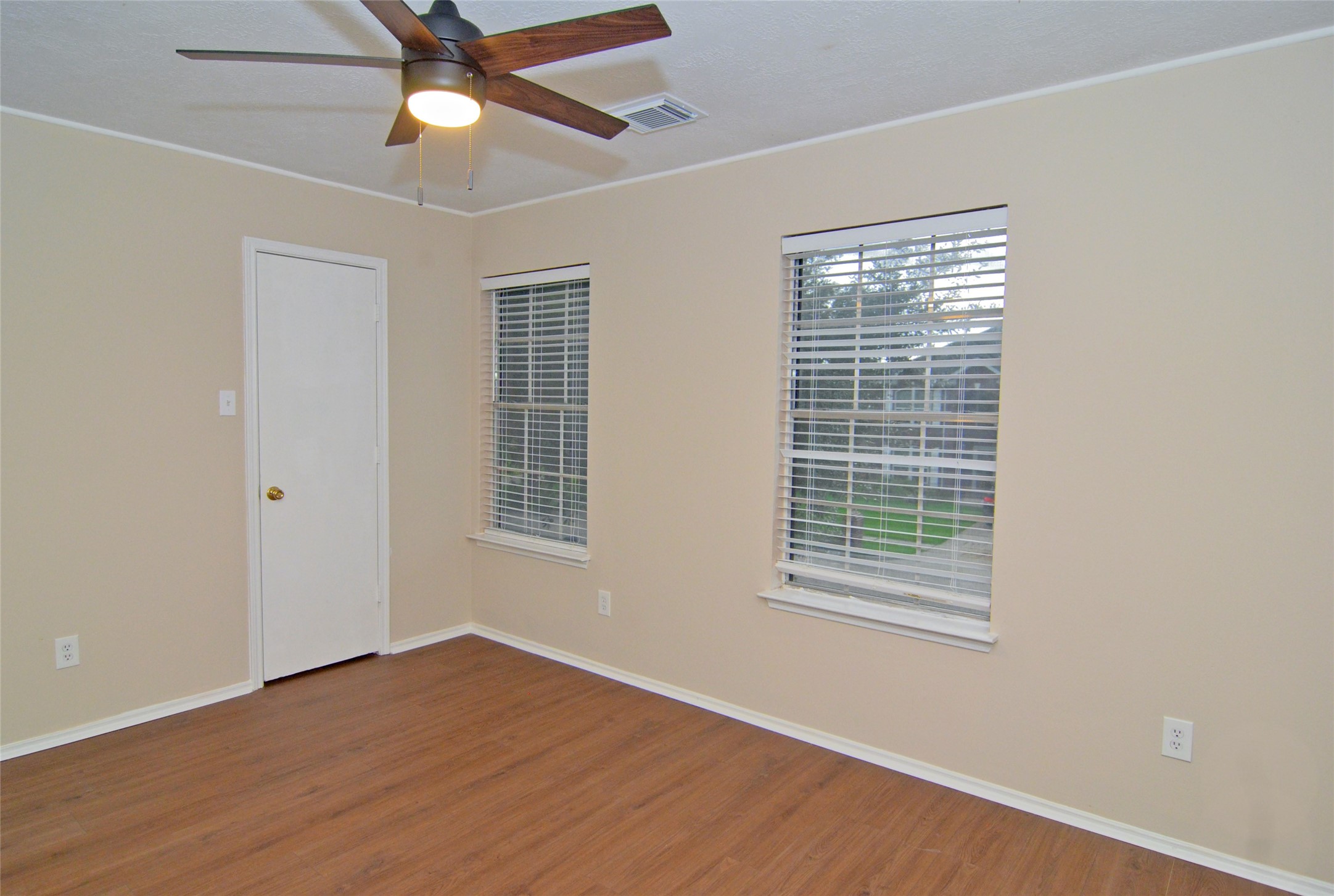 16915 Lighthouse View Drive Property Photo 26