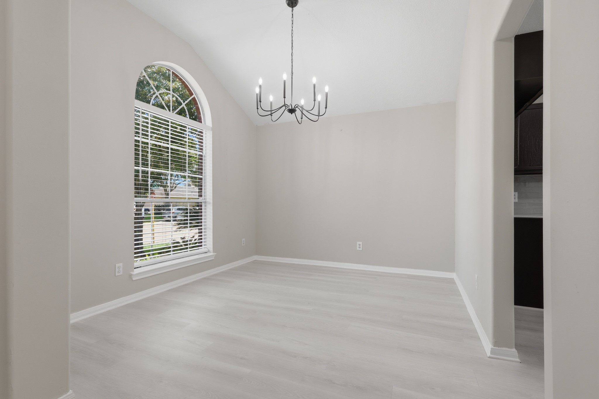 17003 Analisa Cir Property Photo 3