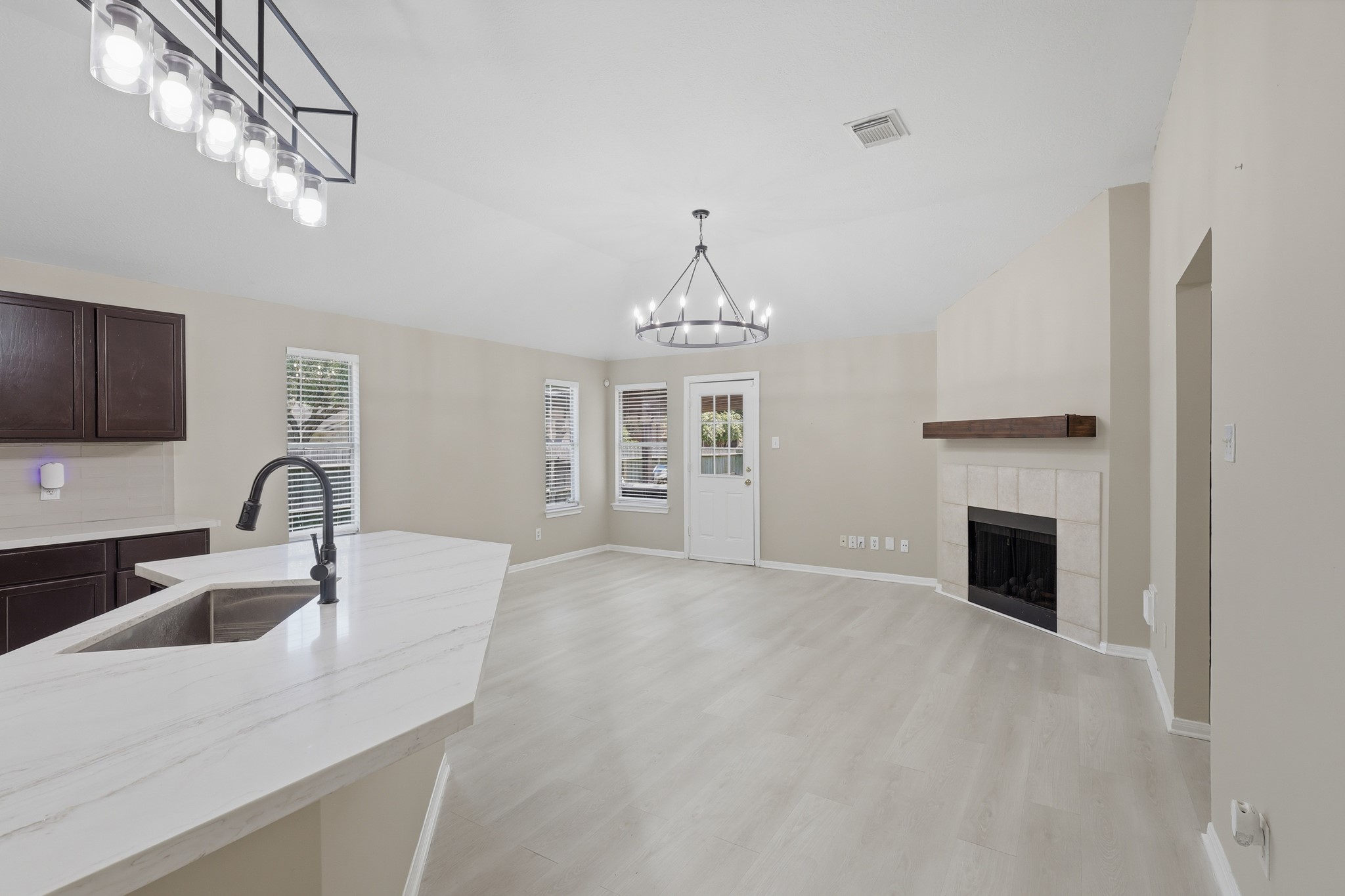 17003 Analisa Cir Property Photo 5