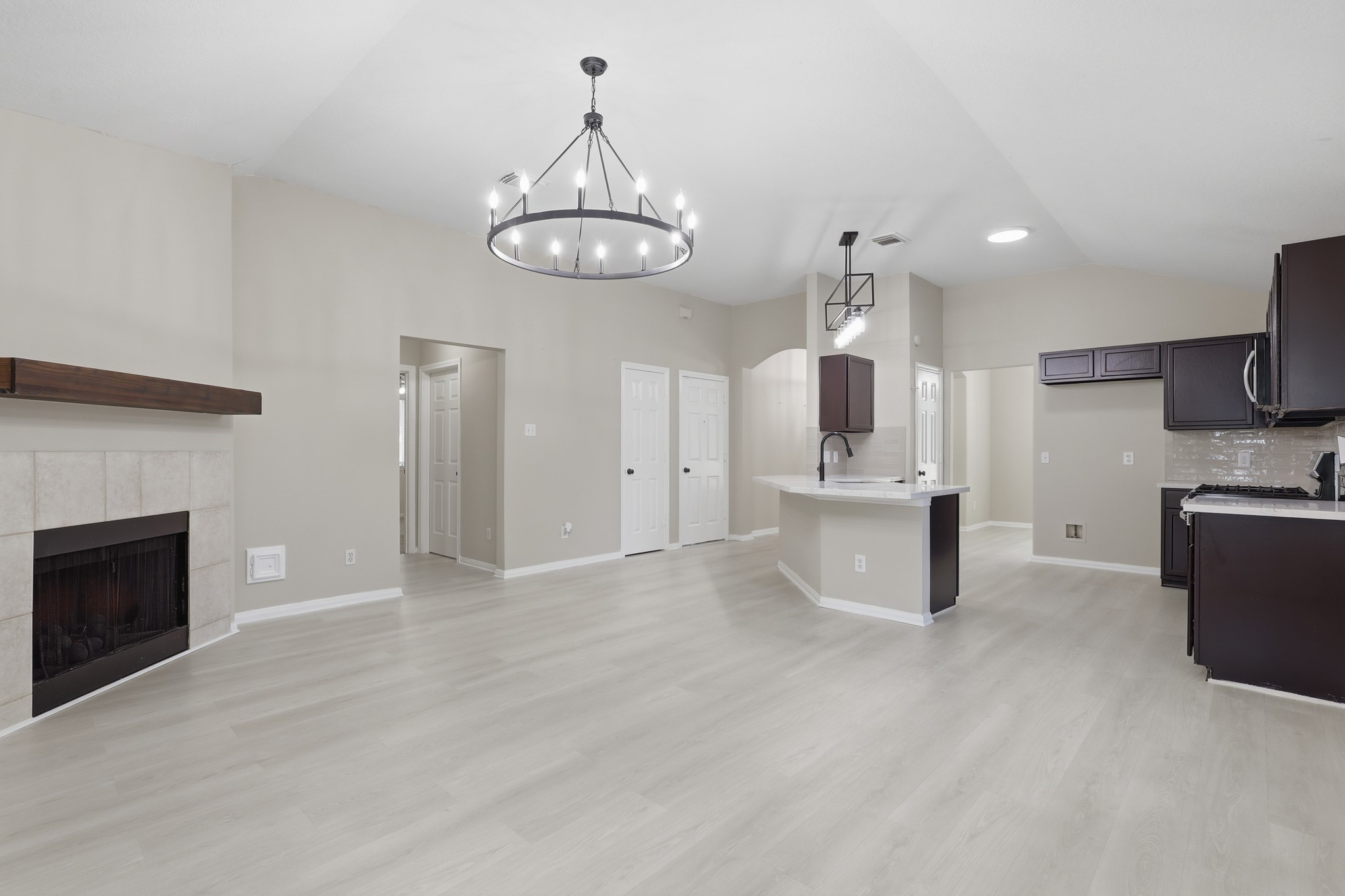 17003 Analisa Cir Property Photo 6