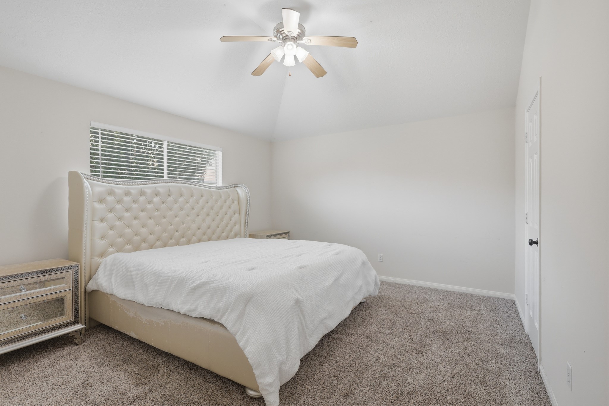 17003 Analisa Cir Property Photo 17
