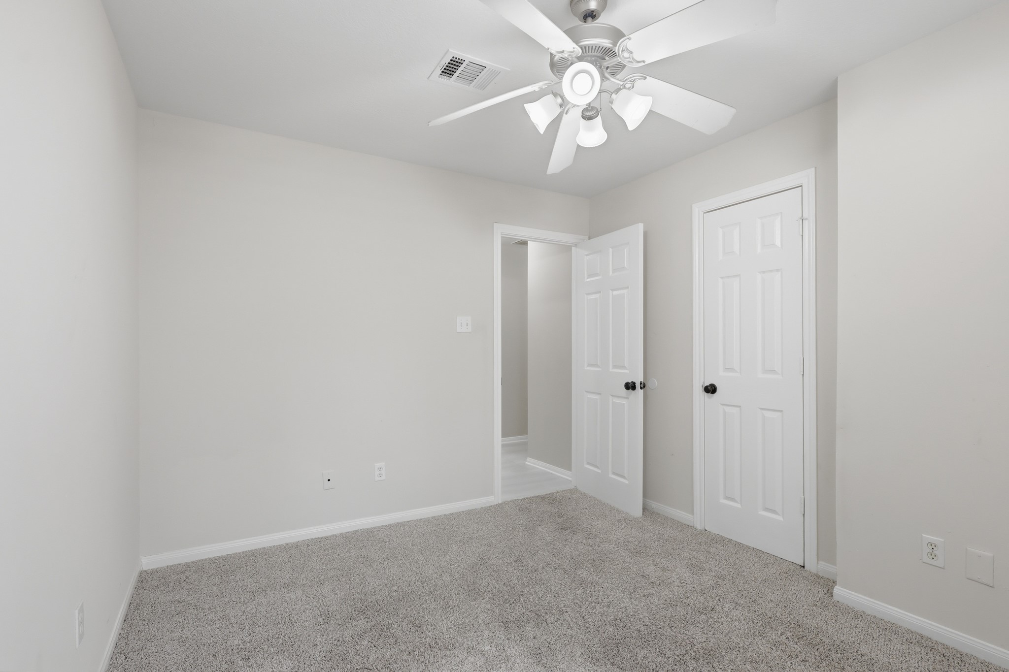 17003 Analisa Cir Property Photo 20