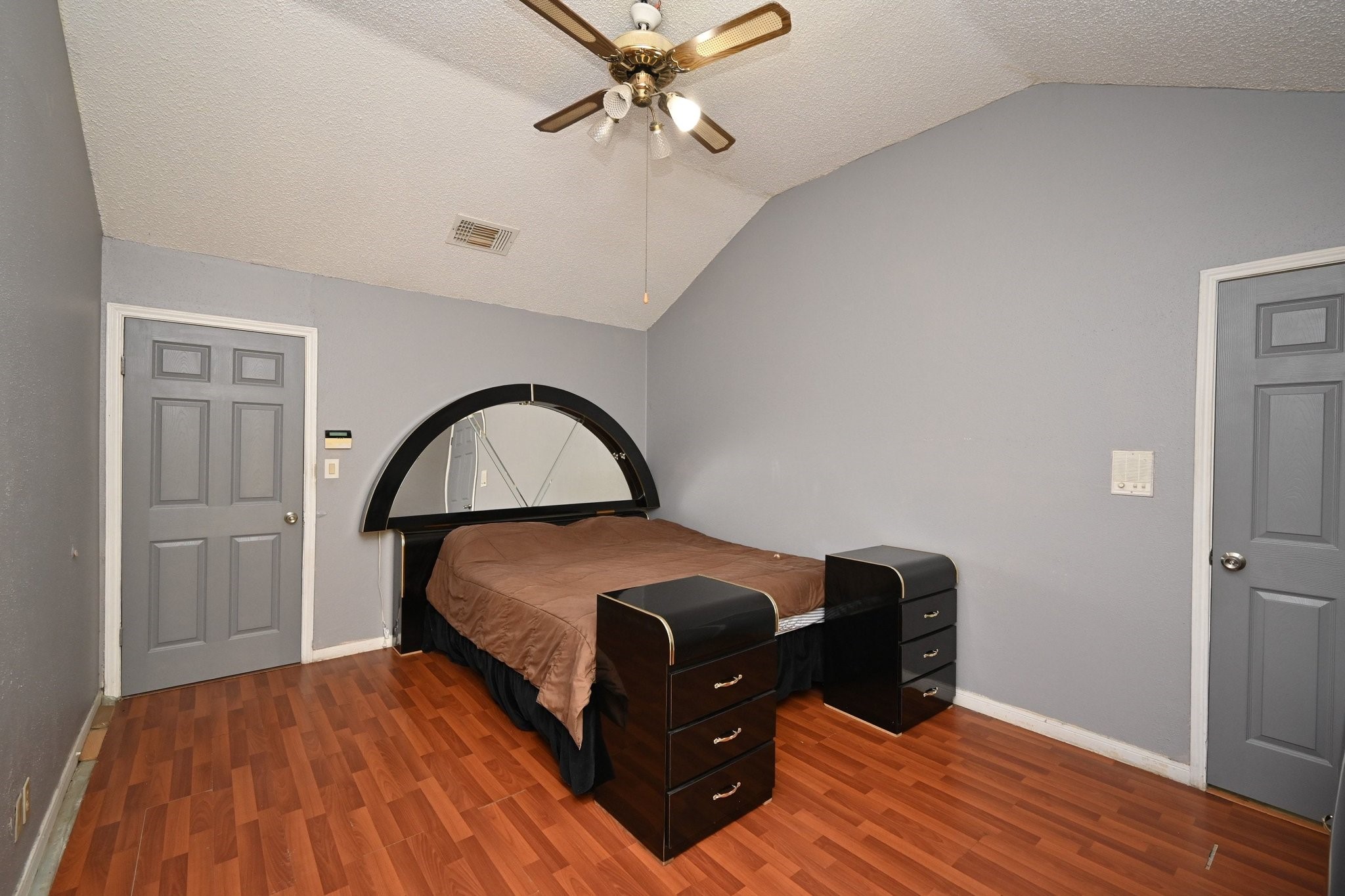 13102 Richmond Avenue Property Photo 6