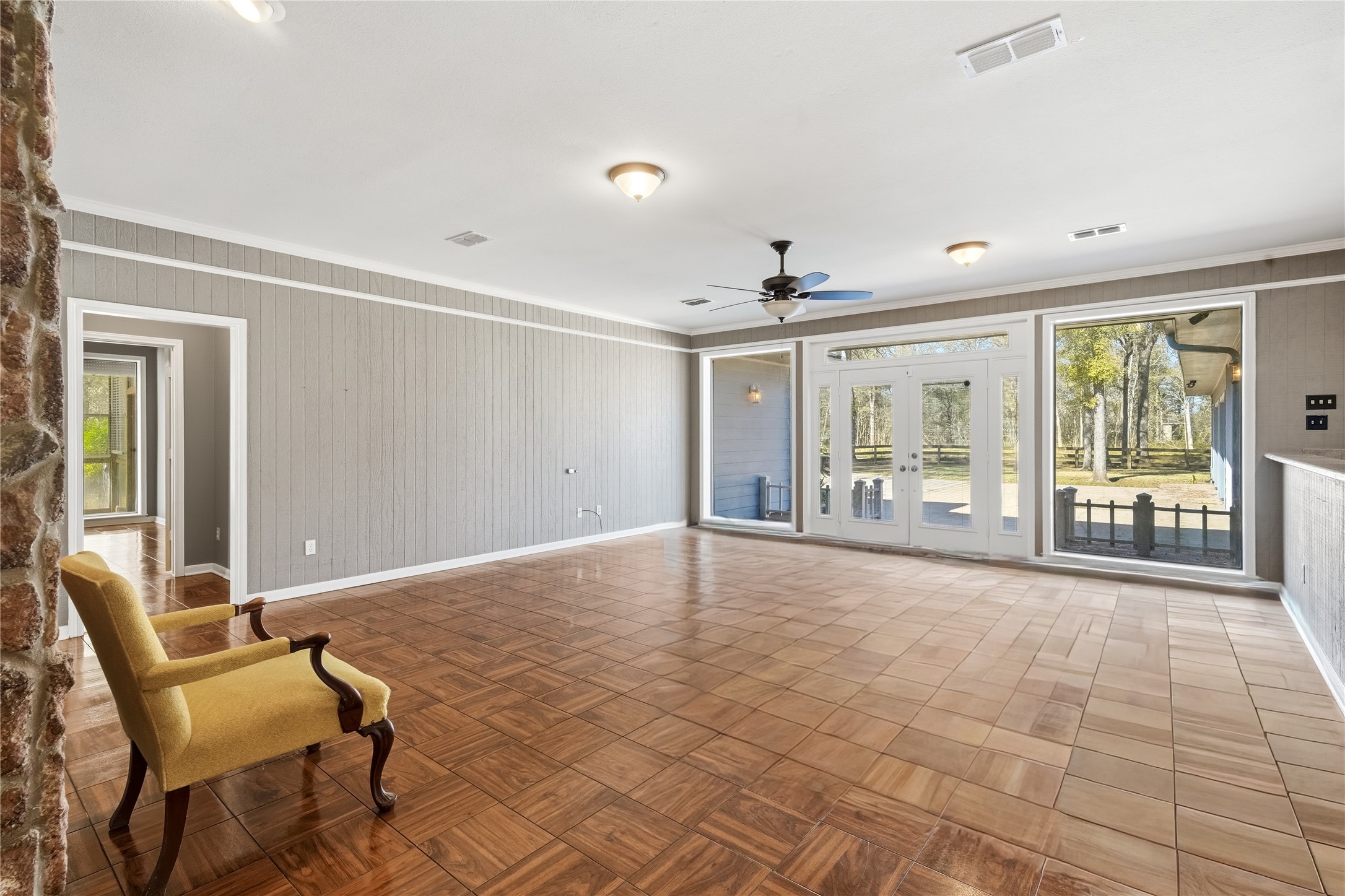 433 Mackhank Road Property Photo 4