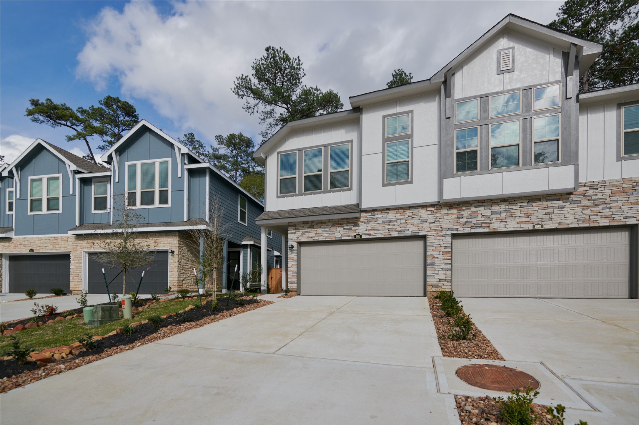 665 Royal Arch Drive Property Photo 1