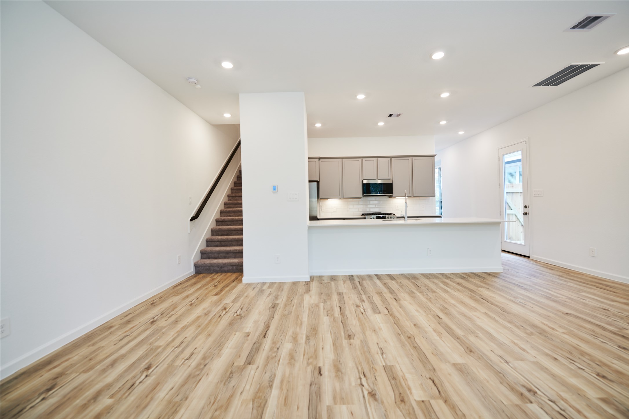 665 Royal Arch Drive Property Photo 8