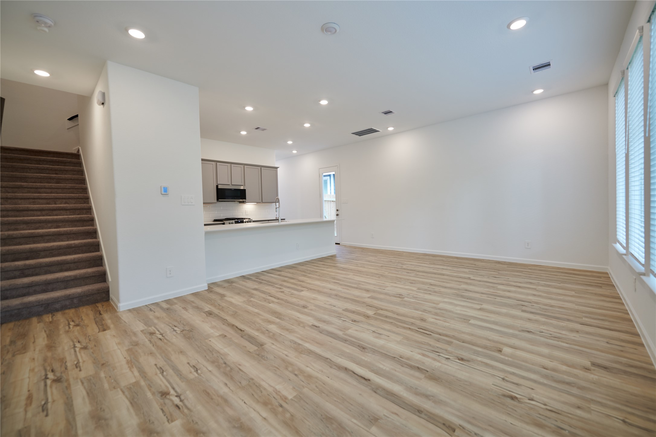 665 Royal Arch Drive Property Photo 9