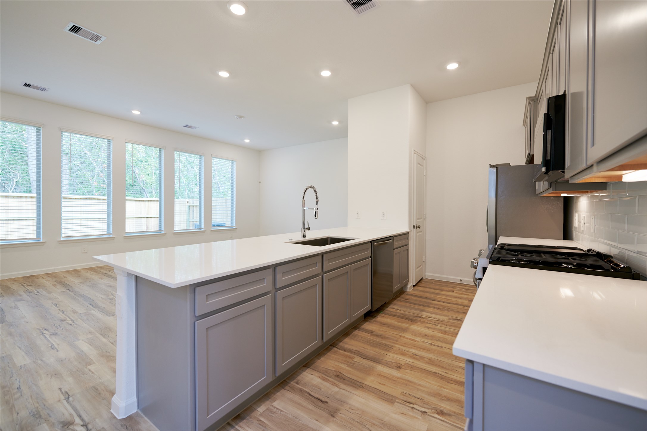 665 Royal Arch Drive Property Photo 11