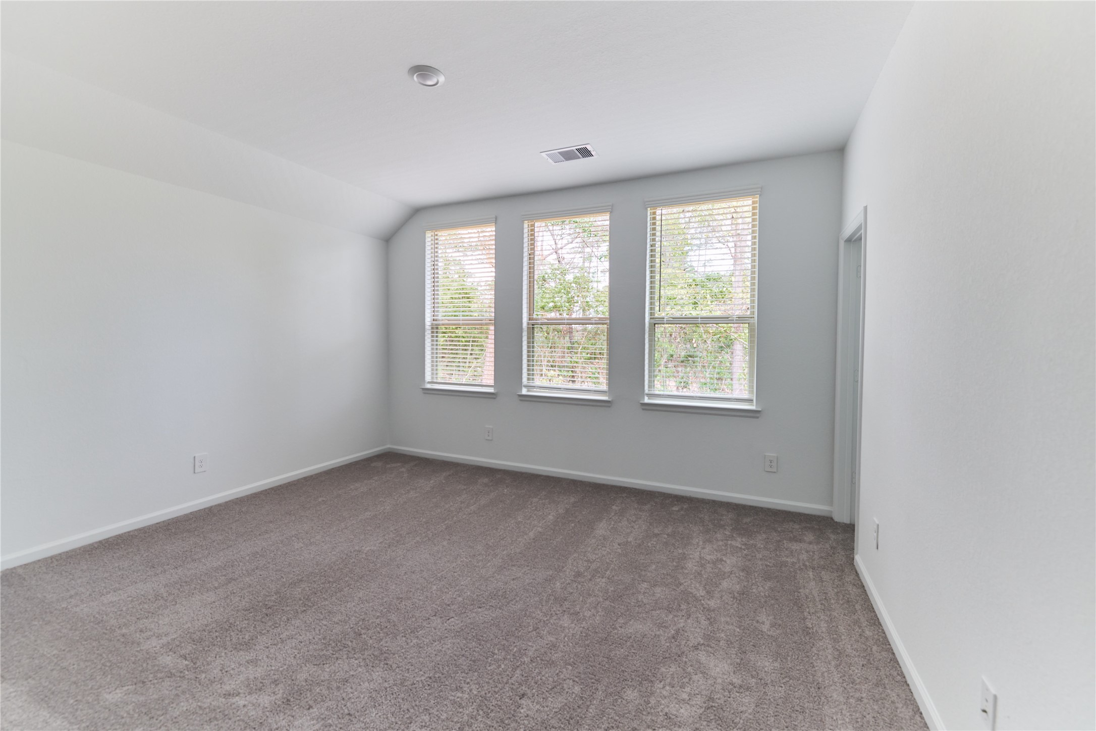 665 Royal Arch Drive Property Photo 17