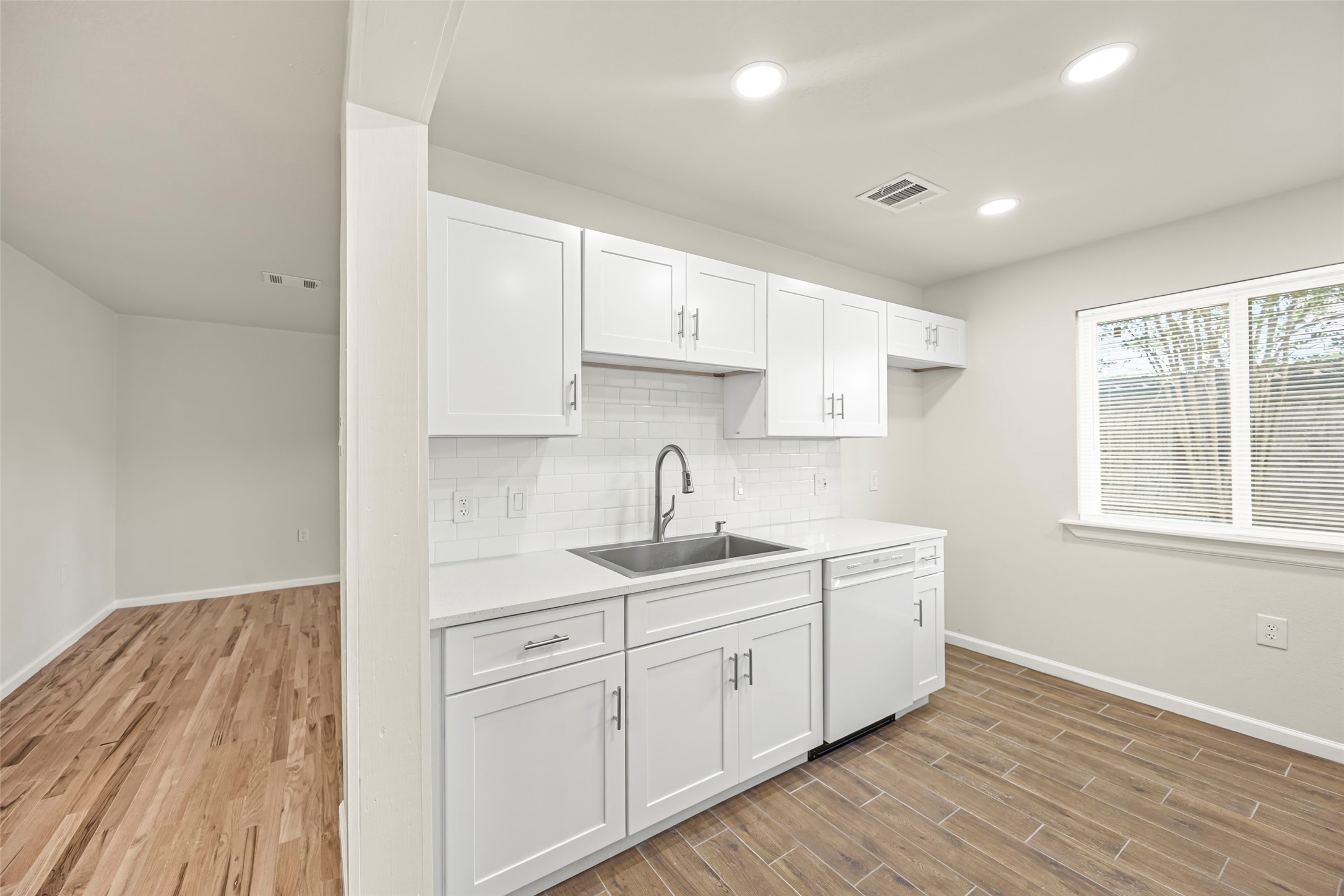 1831 Country Village Boulevard Property Photo 7