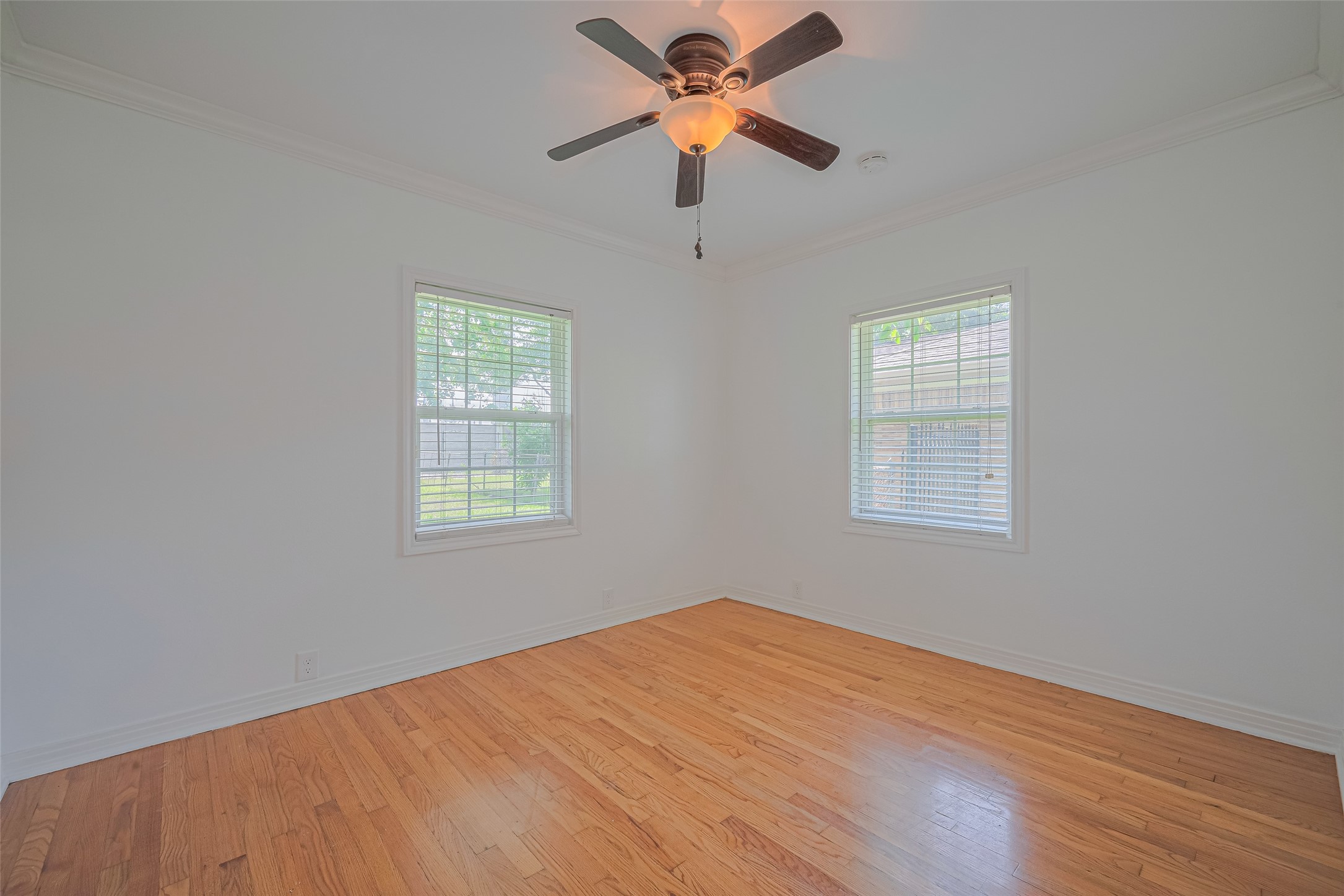 3042 Oak Forest Drive Property Photo 10