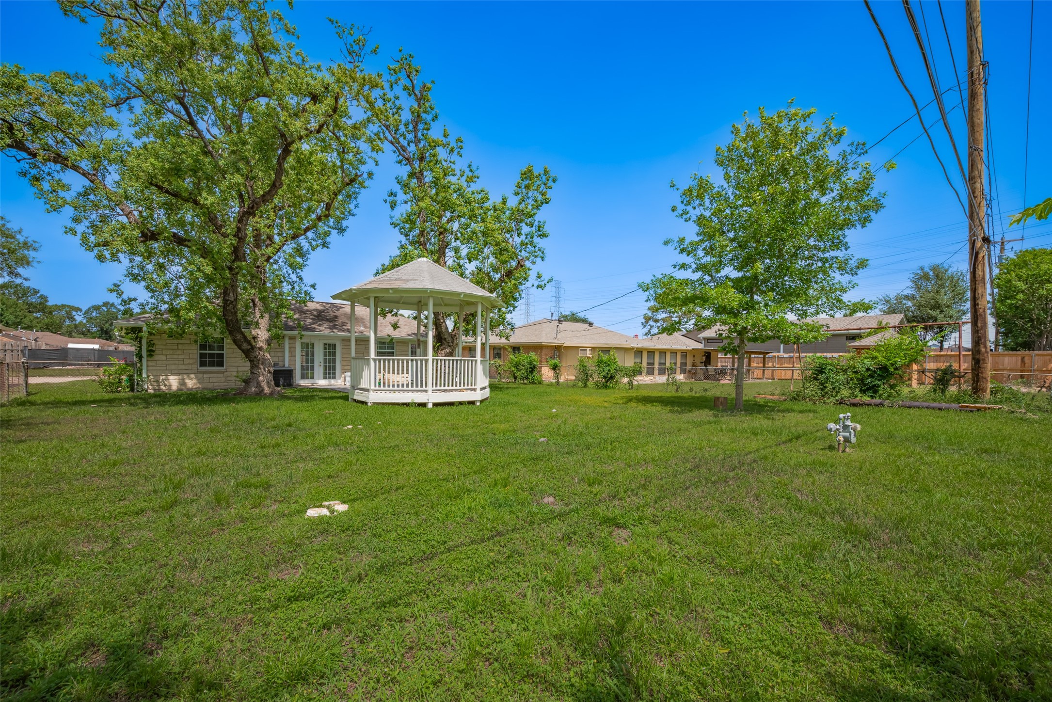 3042 Oak Forest Drive Property Photo 18