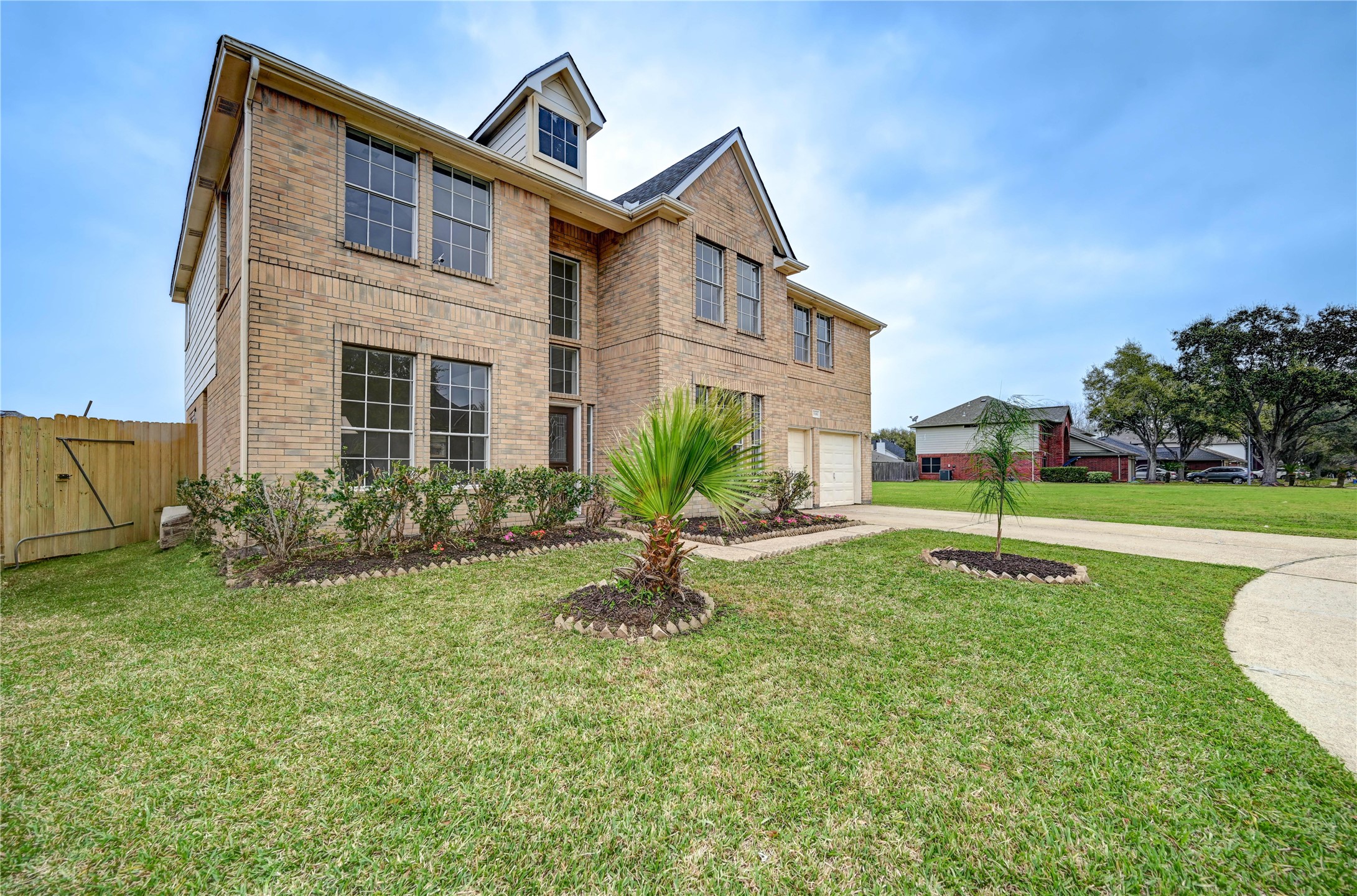 11906 Dinosaur Valley Drive Property Photo 1