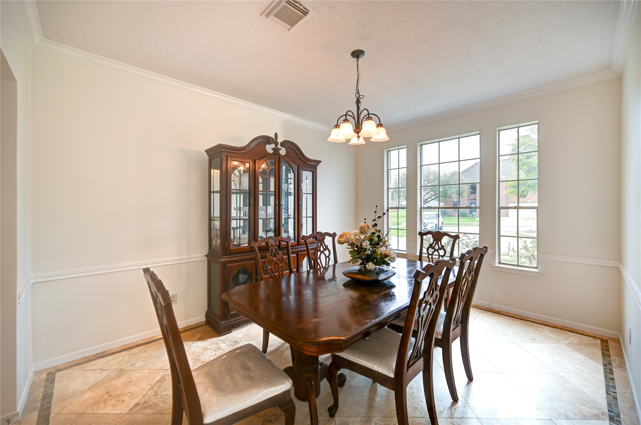 11906 Dinosaur Valley Drive Property Photo 6