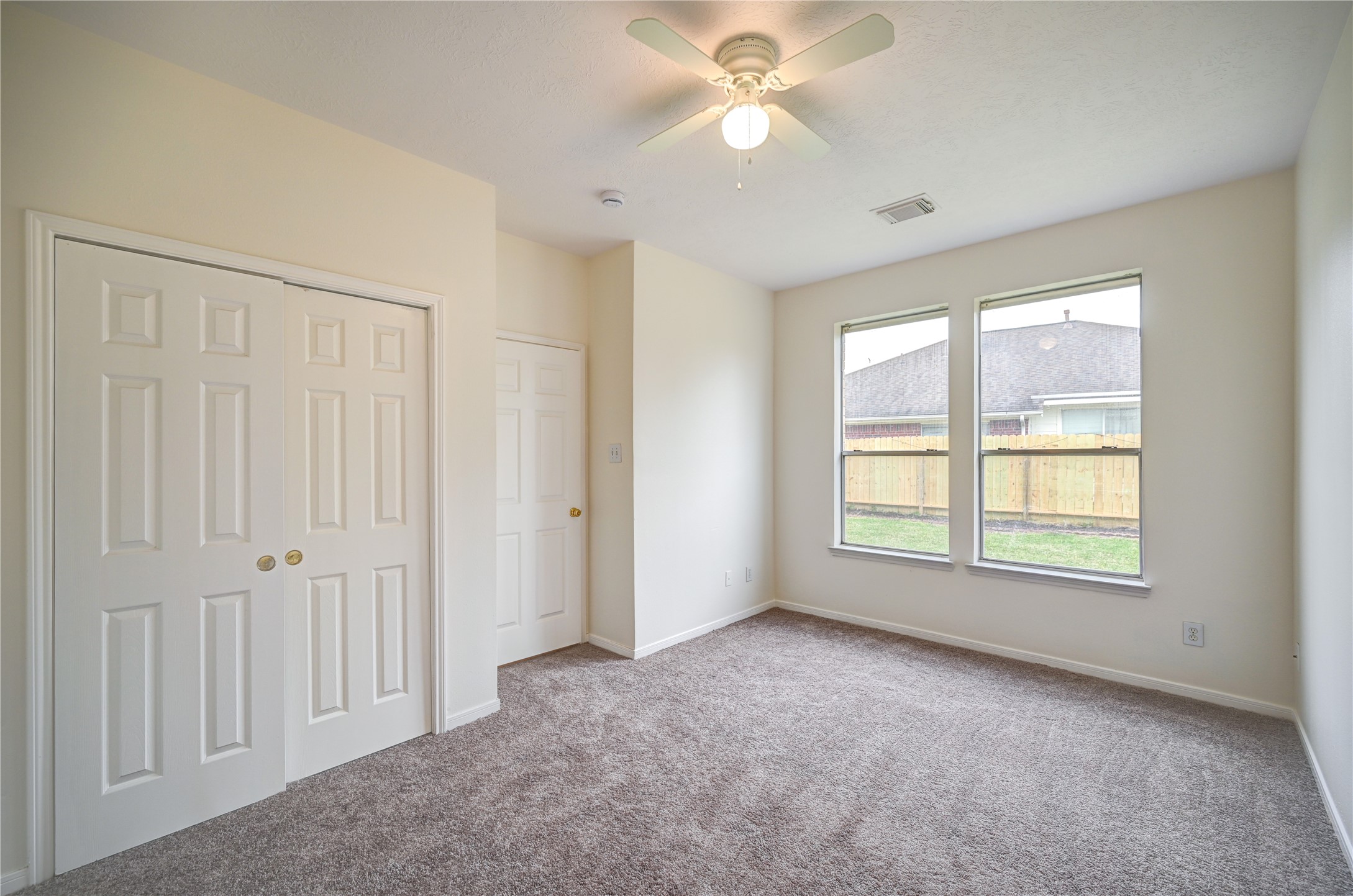 11906 Dinosaur Valley Drive Property Photo 8