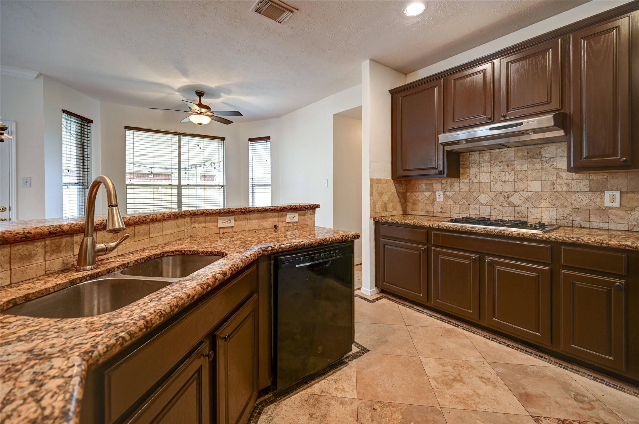 11906 Dinosaur Valley Drive Property Photo 16