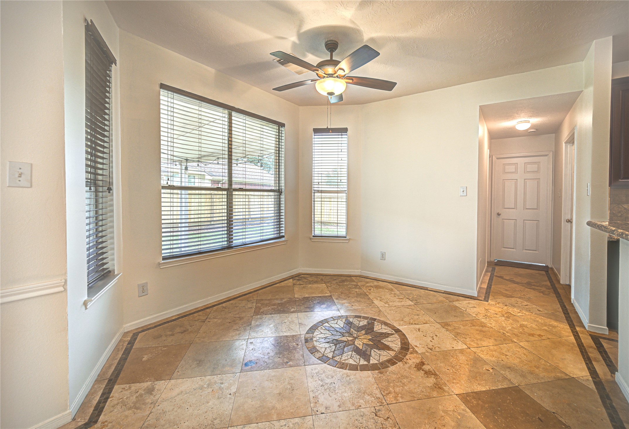 11906 Dinosaur Valley Drive Property Photo 17