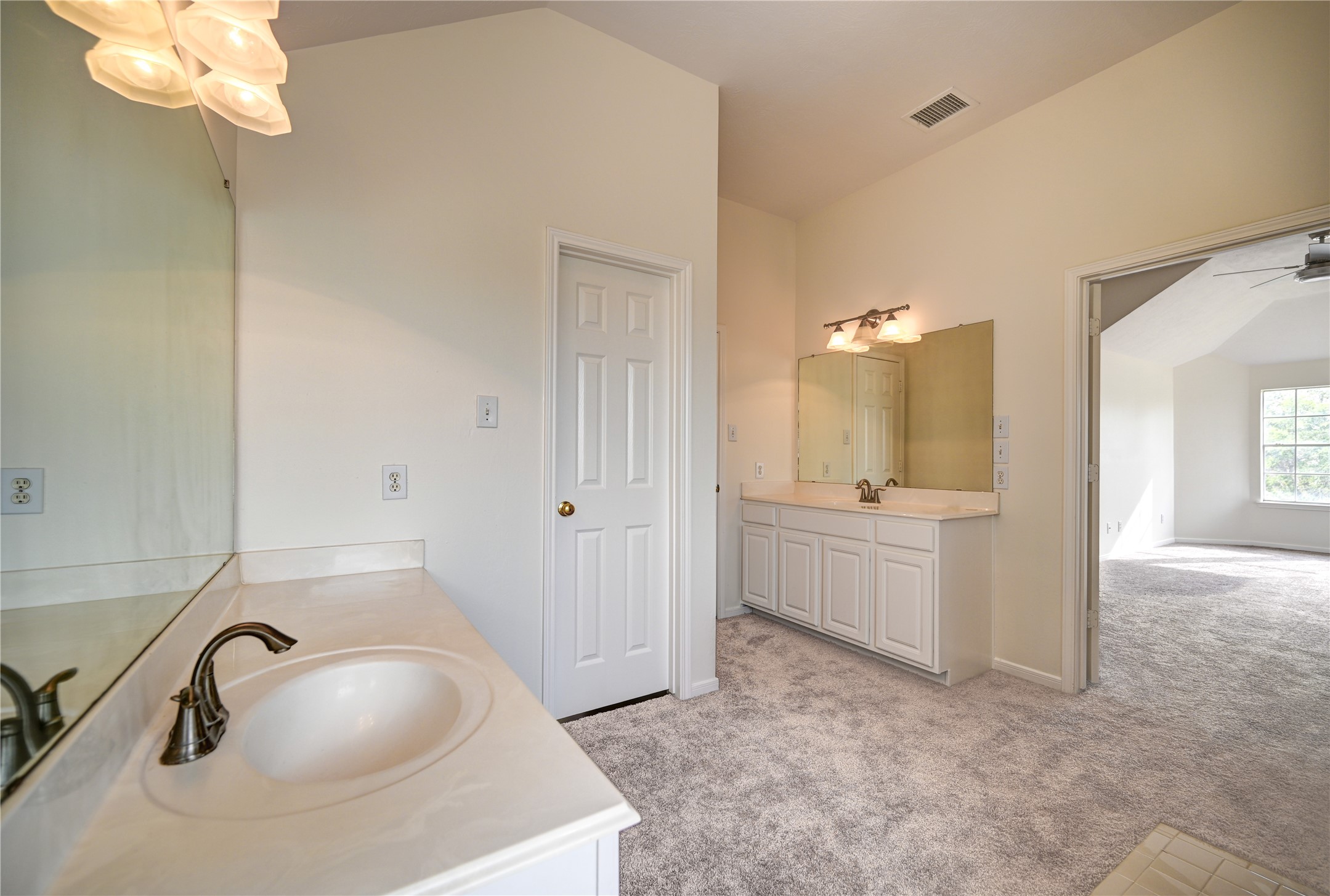 11906 Dinosaur Valley Drive Property Photo 37