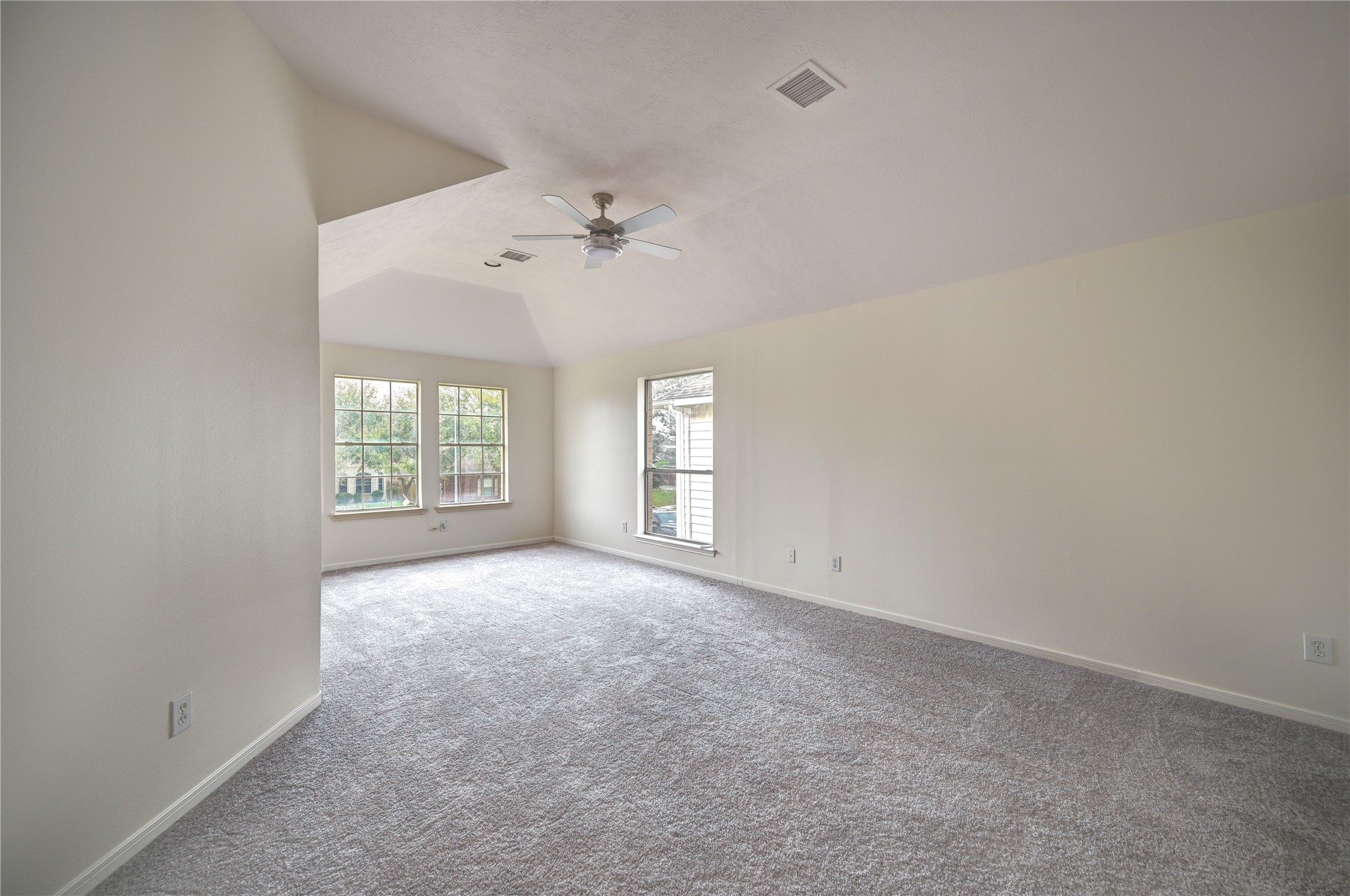11906 Dinosaur Valley Drive Property Photo 40