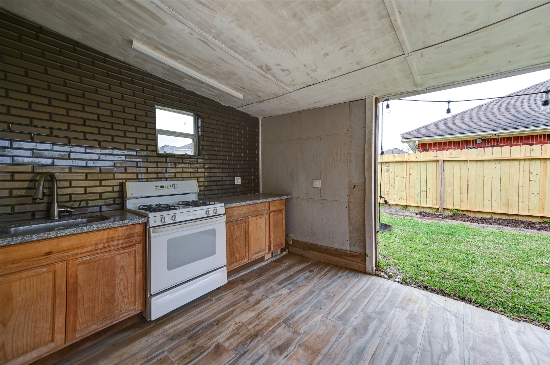 11906 Dinosaur Valley Drive Property Photo 48