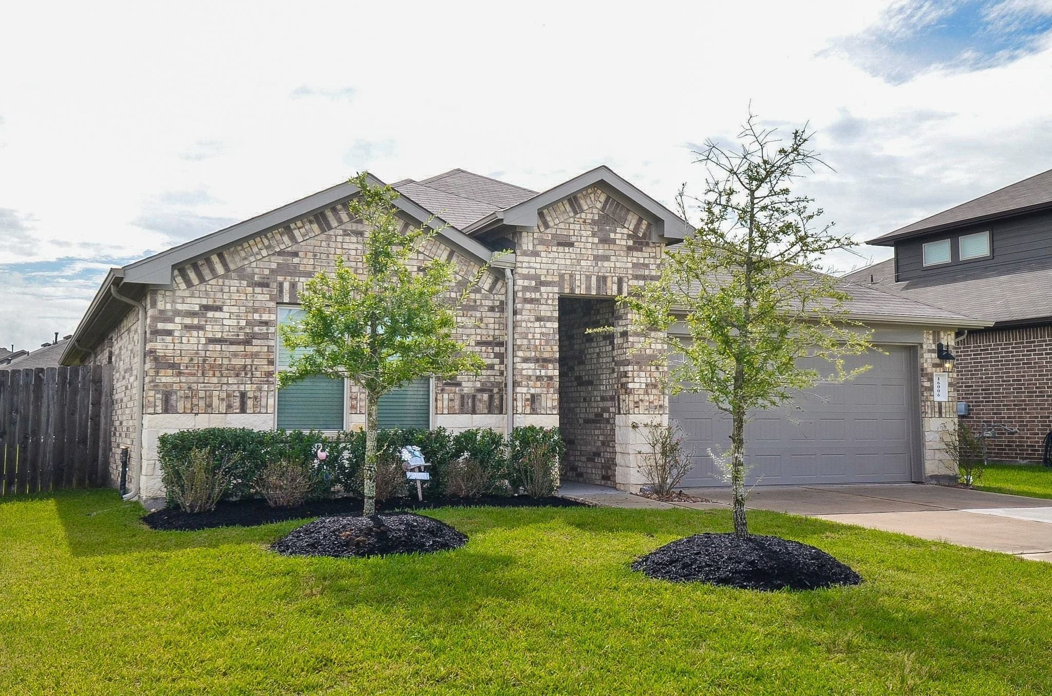 16006 Jordan Meadow Way Property Photo 1