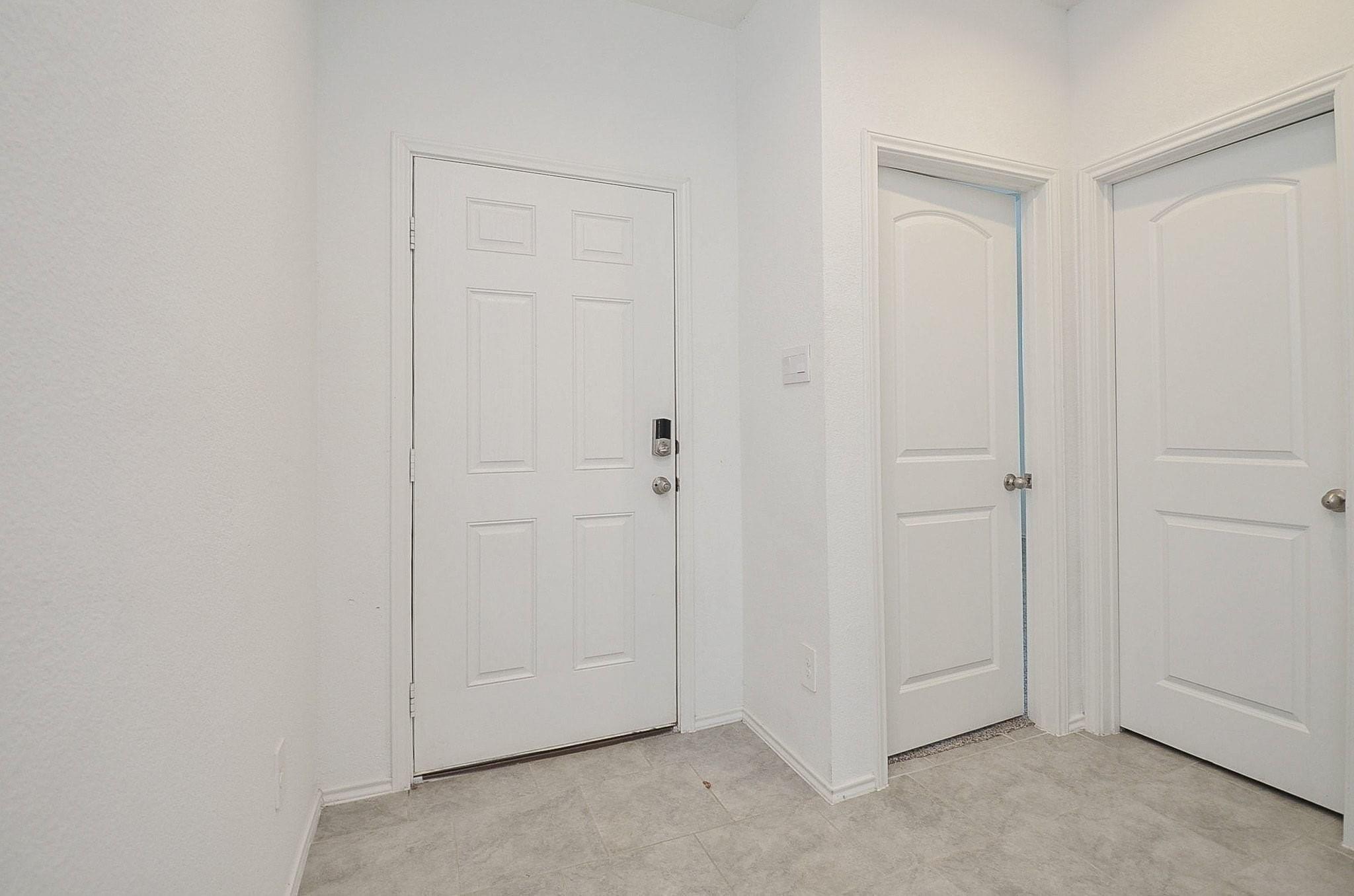 16006 Jordan Meadow Way Property Photo 4