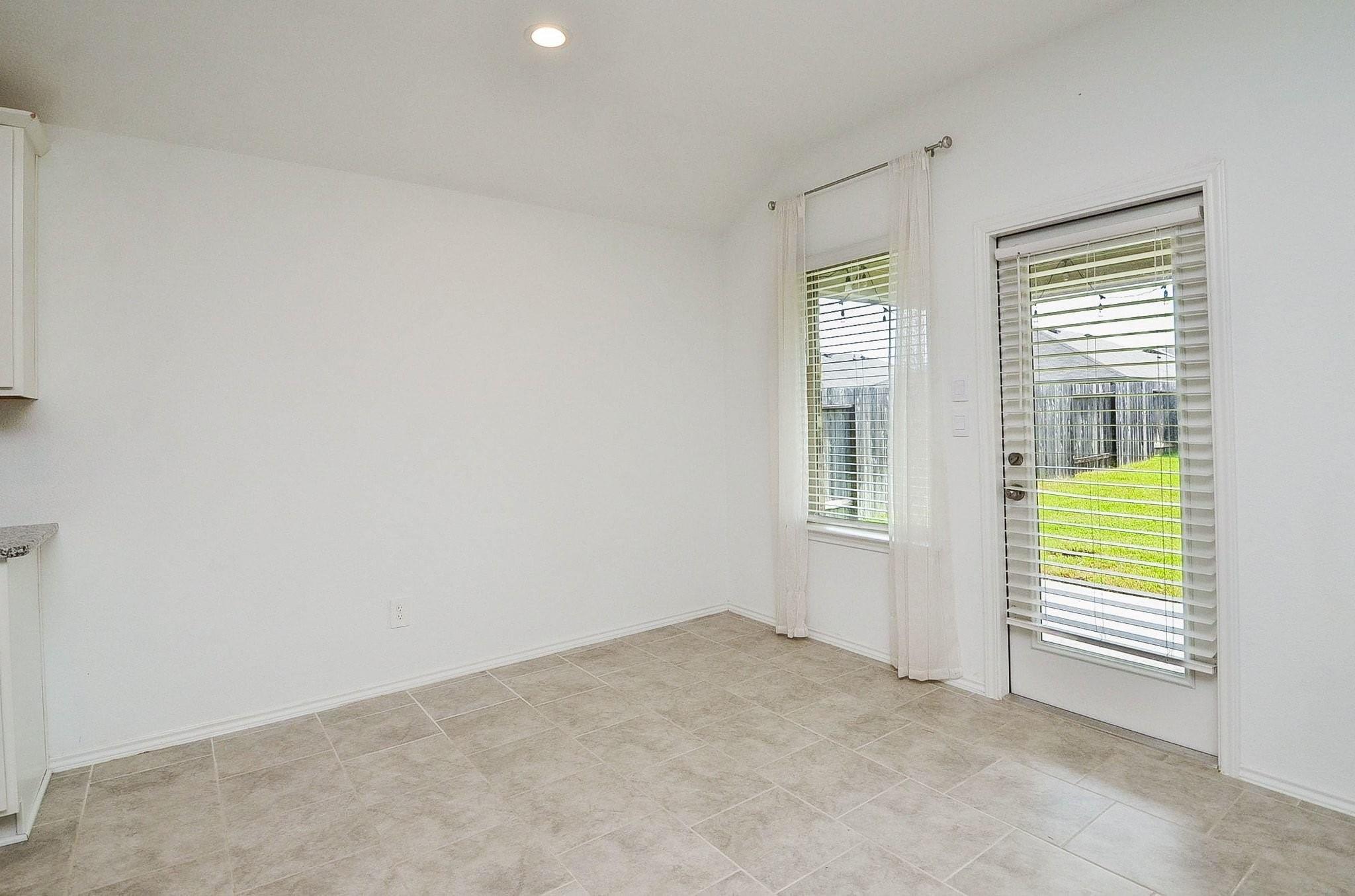 16006 Jordan Meadow Way Property Photo 12