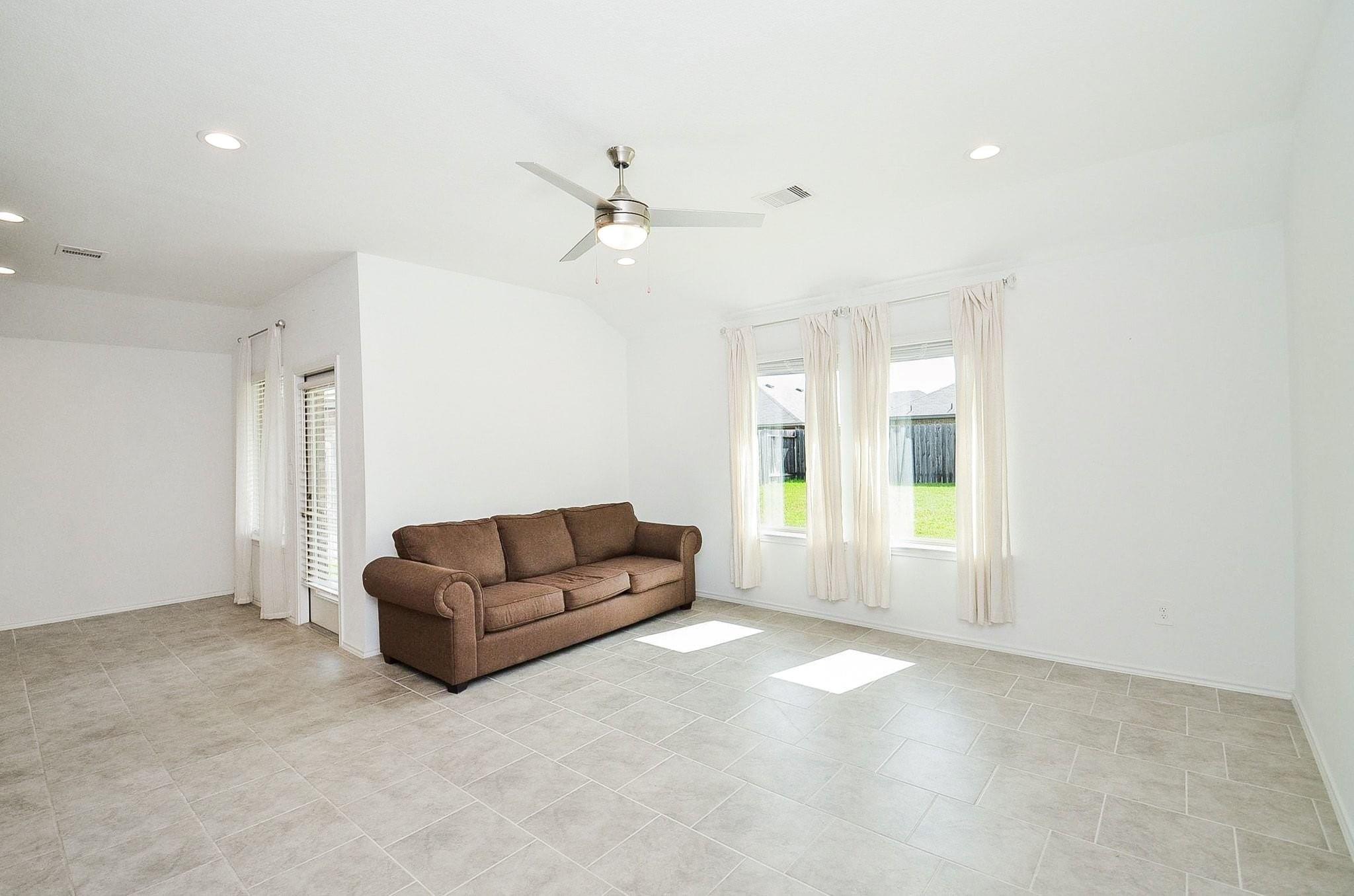 16006 Jordan Meadow Way Property Photo 13