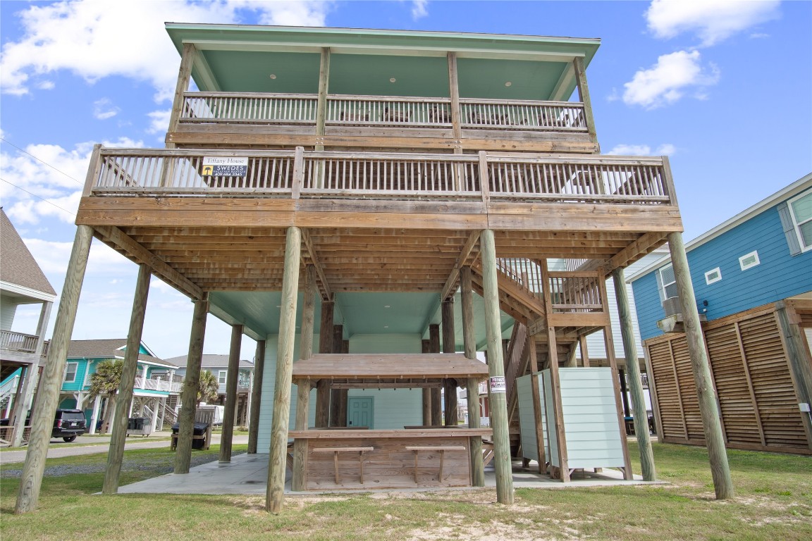 812 S Crystal Beach Road Property Photo 3