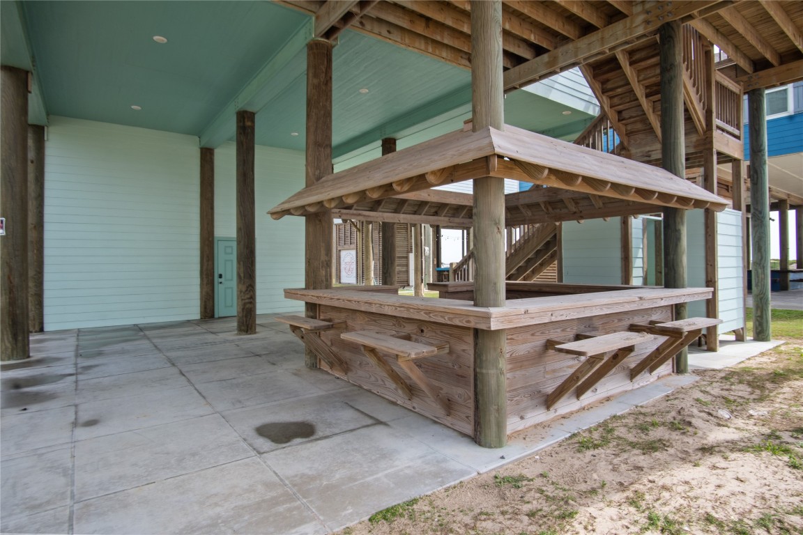 812 S Crystal Beach Road Property Photo 4