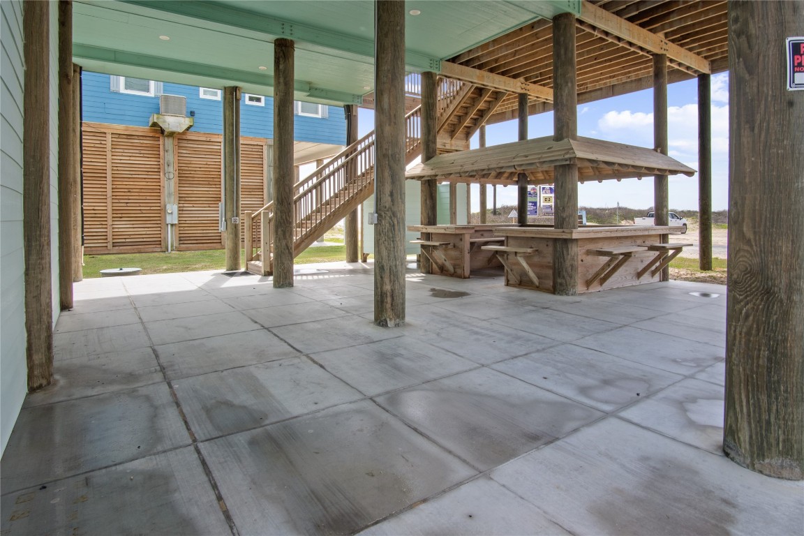 812 S Crystal Beach Road Property Photo 6