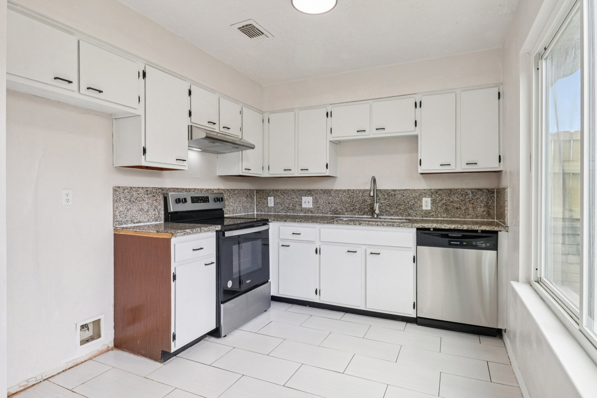 14067 Towneway Drive Property Photo 10