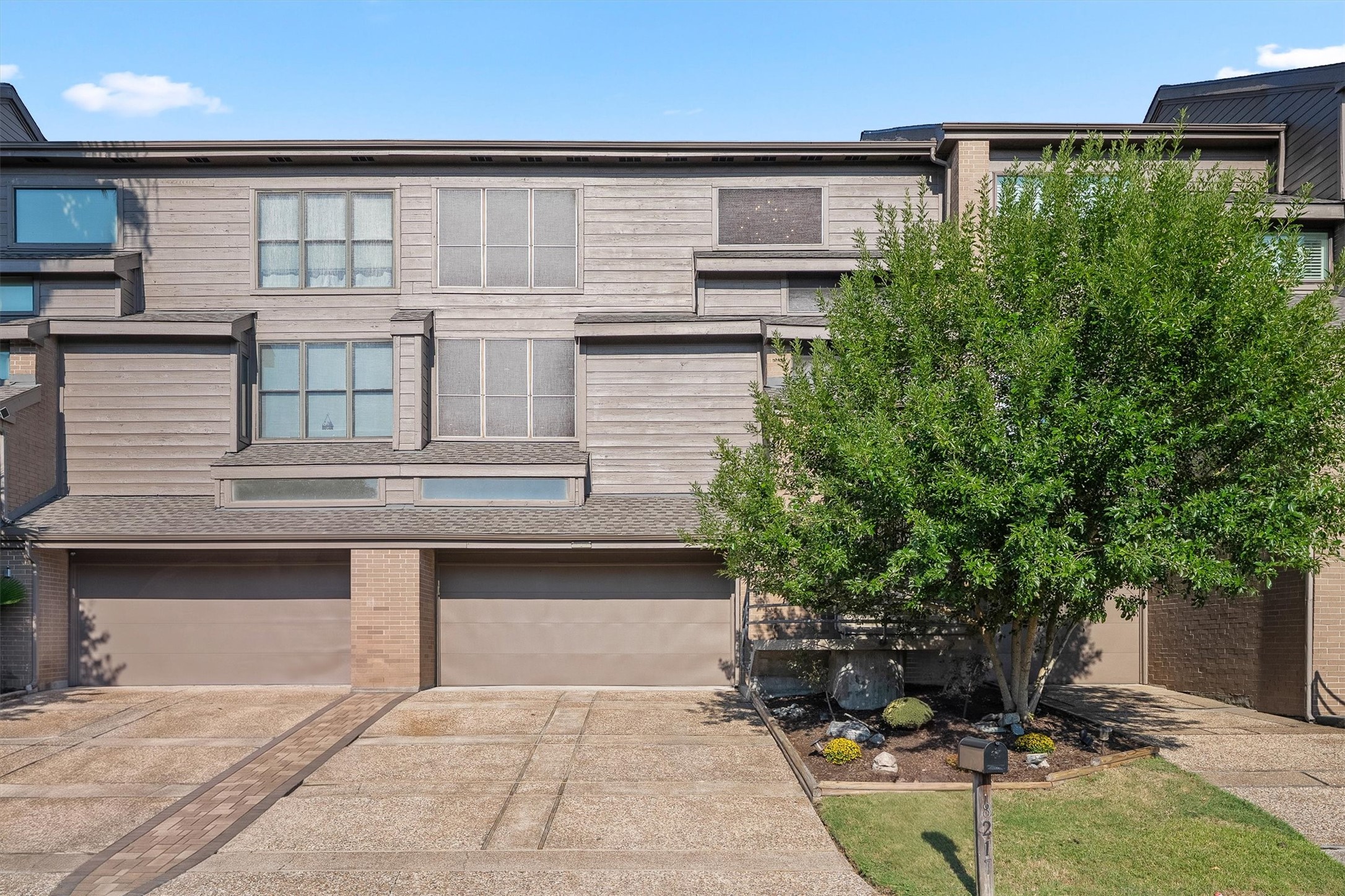 18217 Sandy Cove Property Photo 4