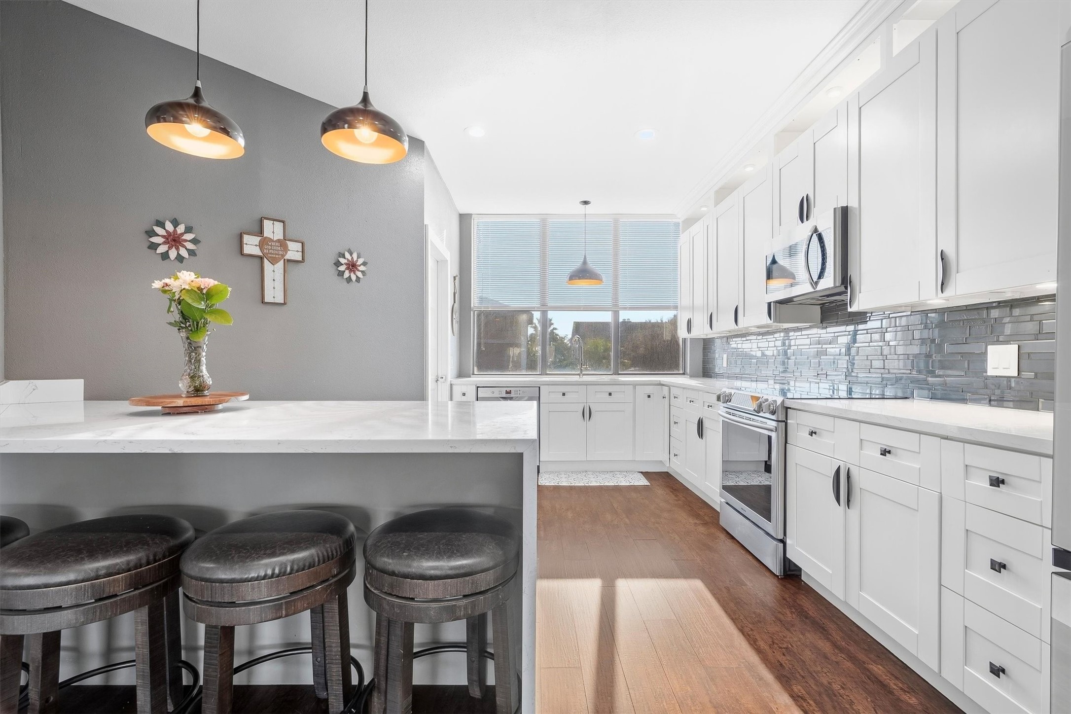 18217 Sandy Cove Property Photo 13