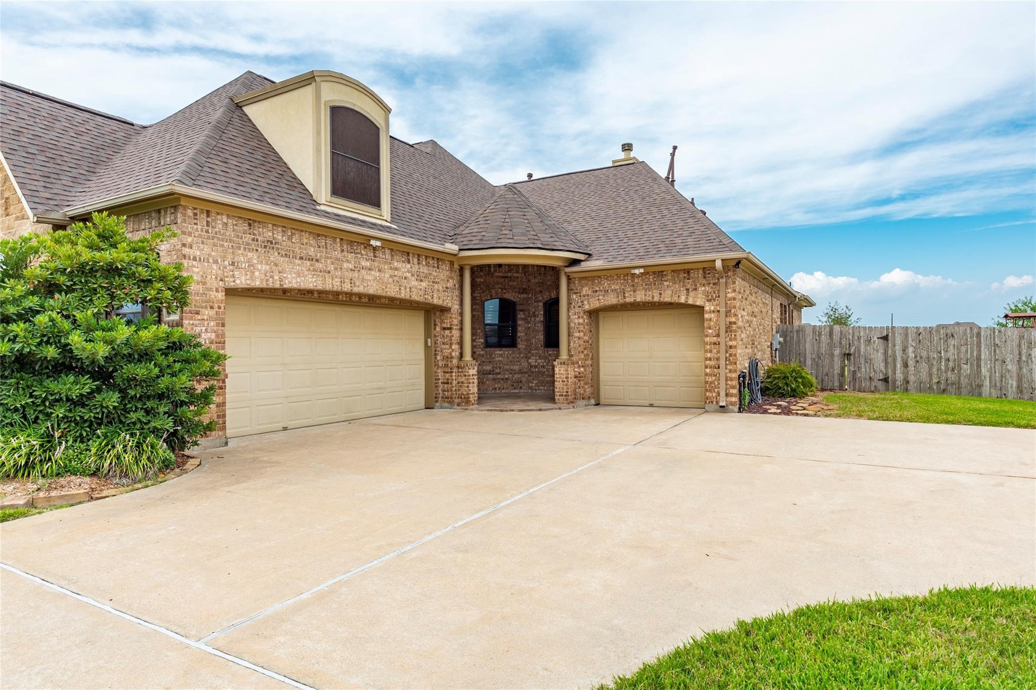 4827 Magnolia Bend Drive, Rosharon Tx 77583 Property Photo 3