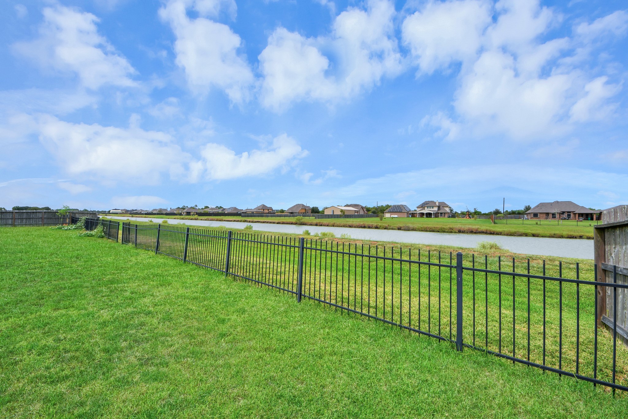 4827 Magnolia Bend Drive Property Photo 8
