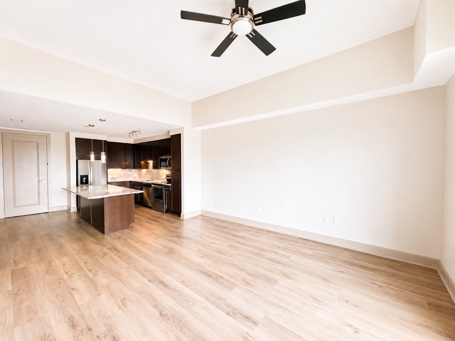 9787 Katy Freeway 1611 Property Photo 4