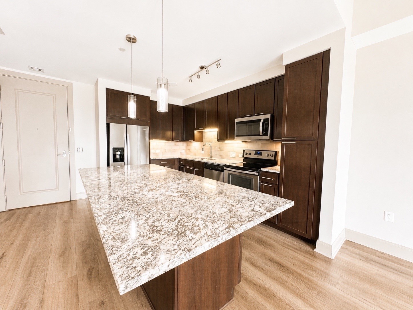 9787 Katy Freeway 1611 Property Photo 5