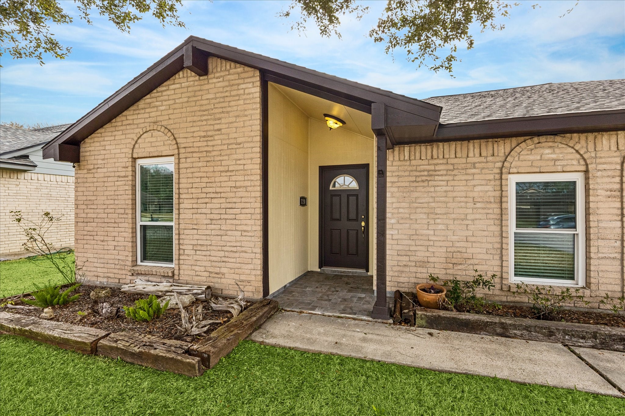 320 Creek Bend Drive Property Photo 4