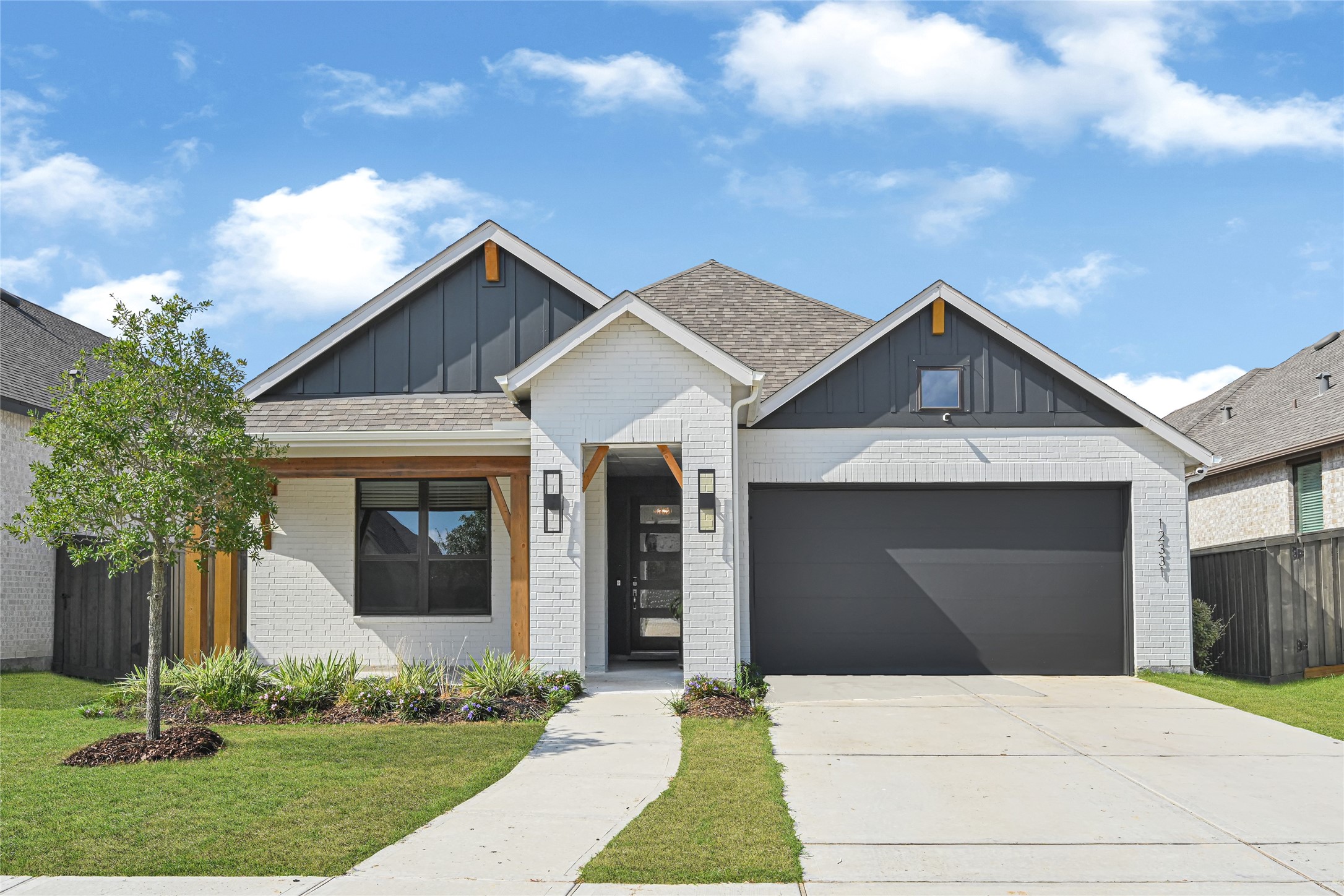 12331 Palmetto Dr Property Photo 2