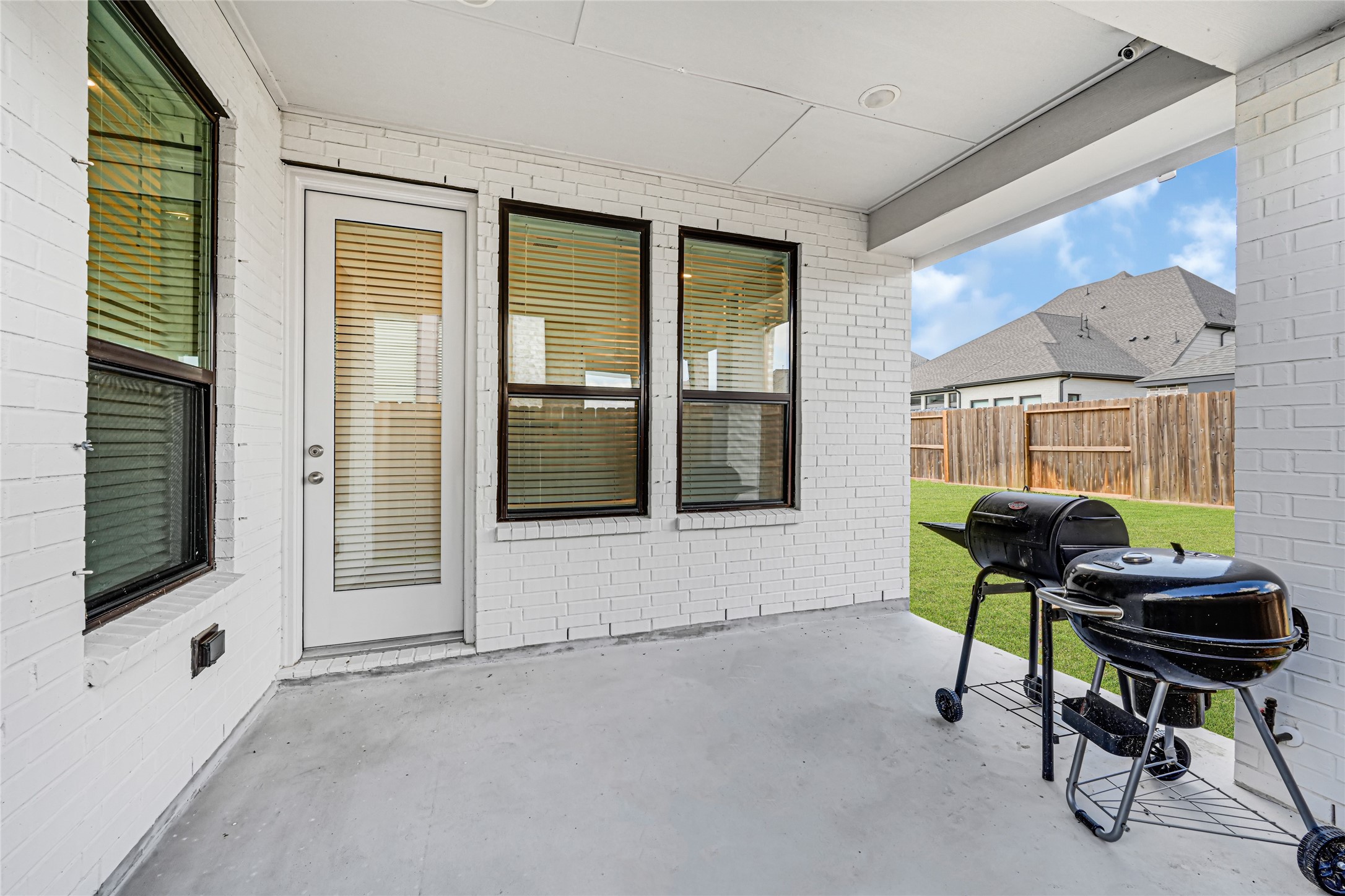 12331 Palmetto Dr Property Photo 4